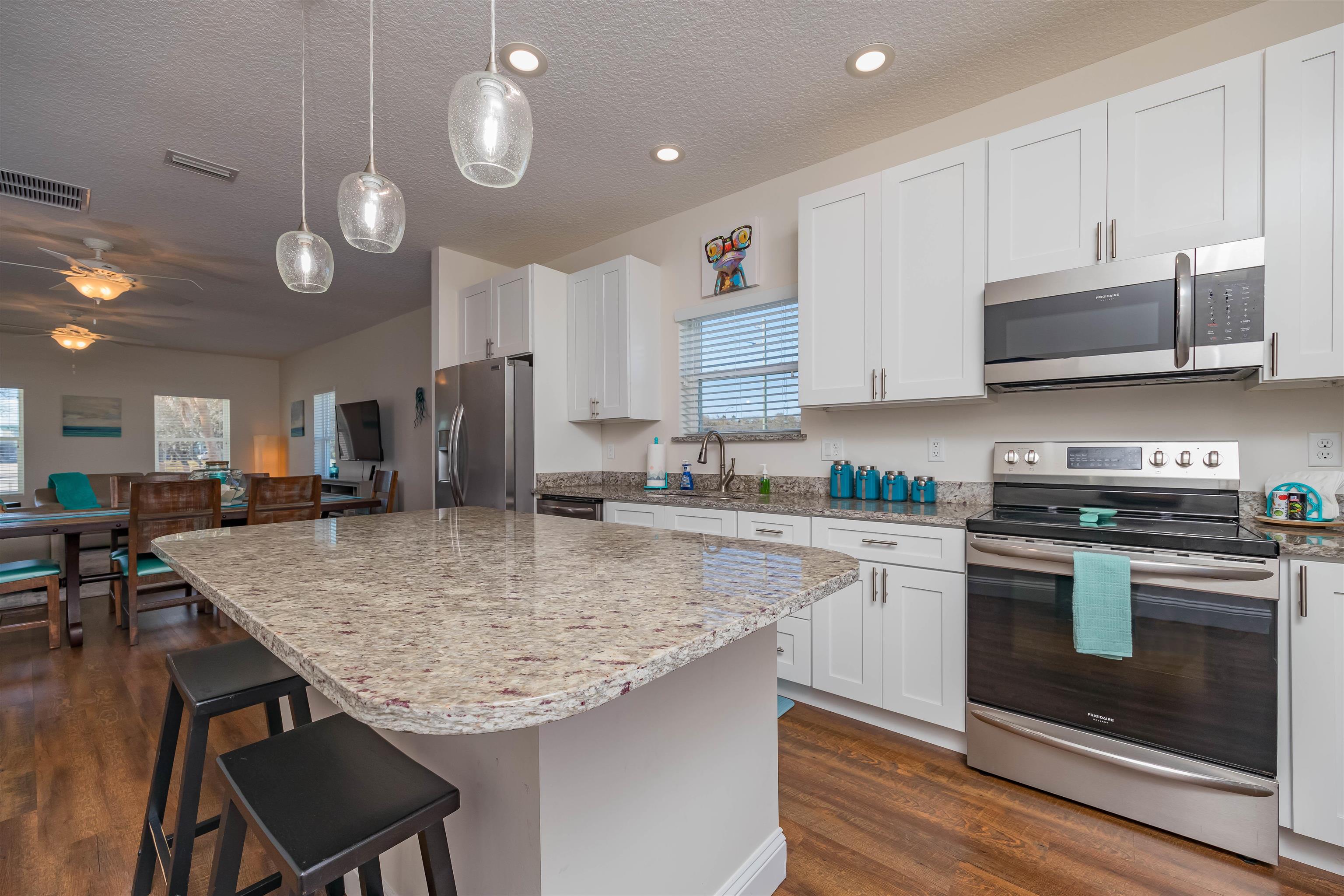 Image 17 of 47 For 6832 Middleton Ave