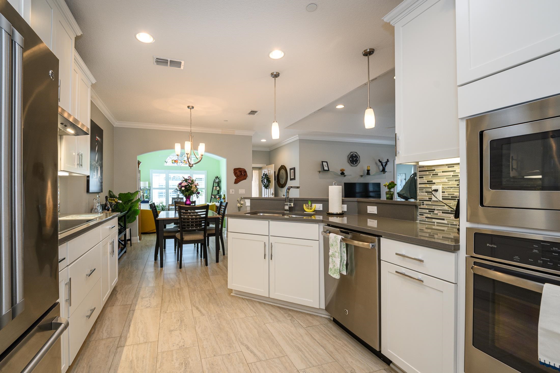 Image 18 of 67 For 68 Ocale Ct  