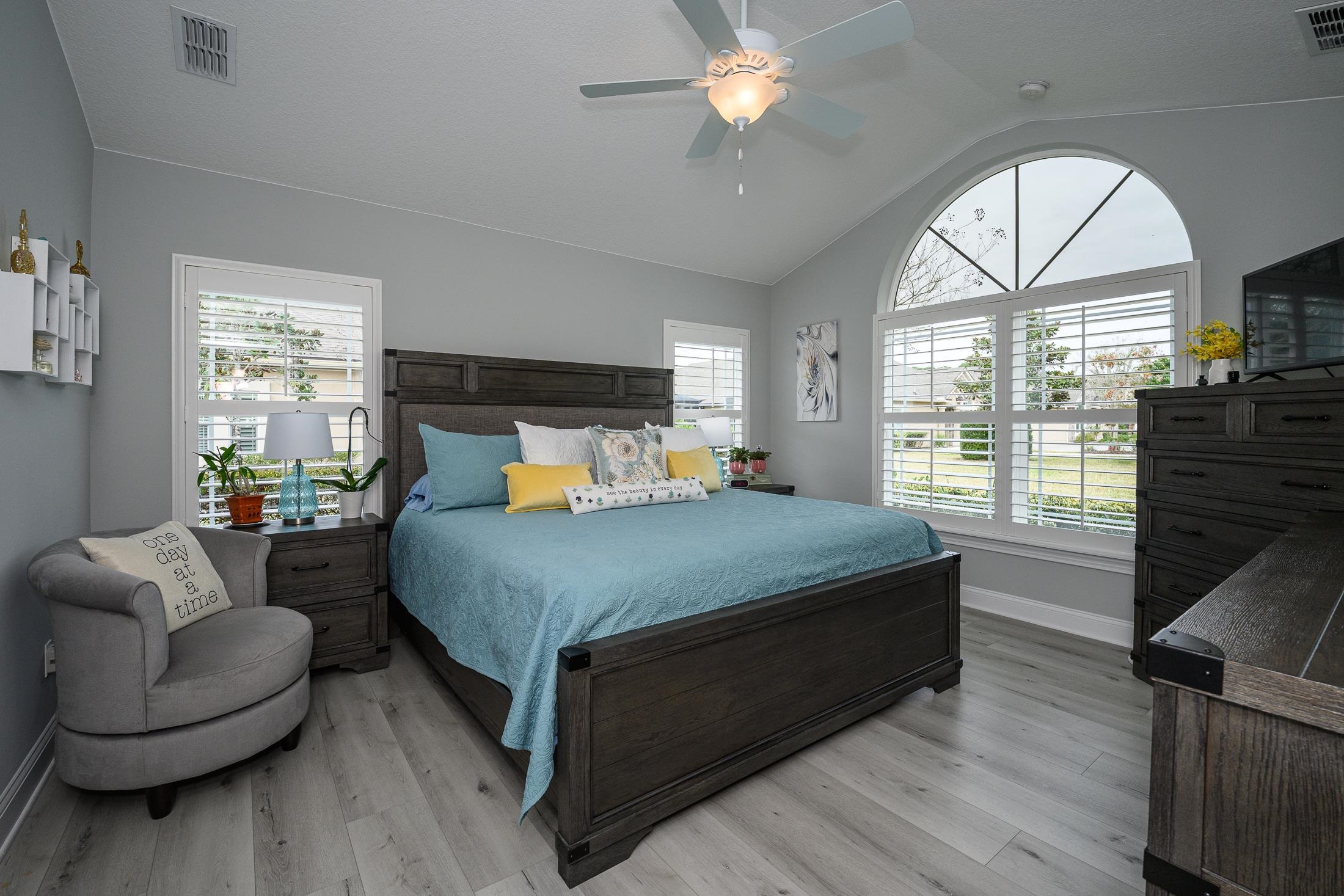 Image 29 of 67 For 68 Ocale Ct  