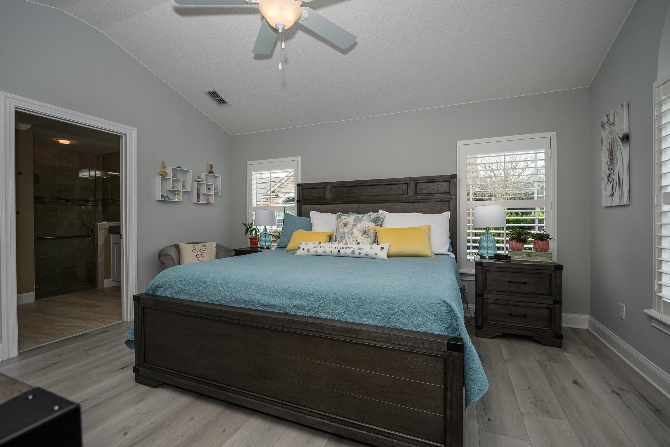 Image 30 of 67 For 68 Ocale Ct  