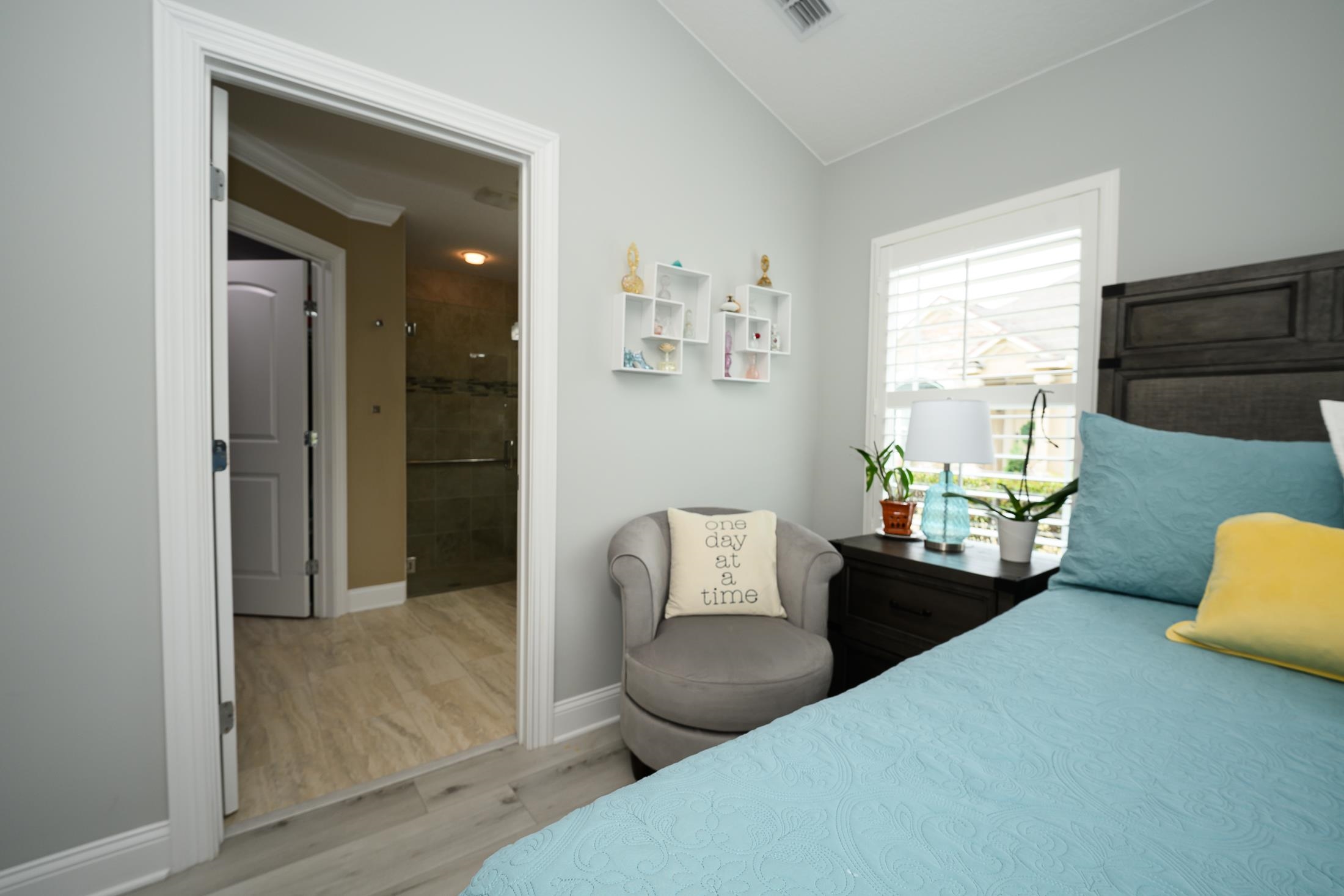 Image 32 of 67 For 68 Ocale Ct  