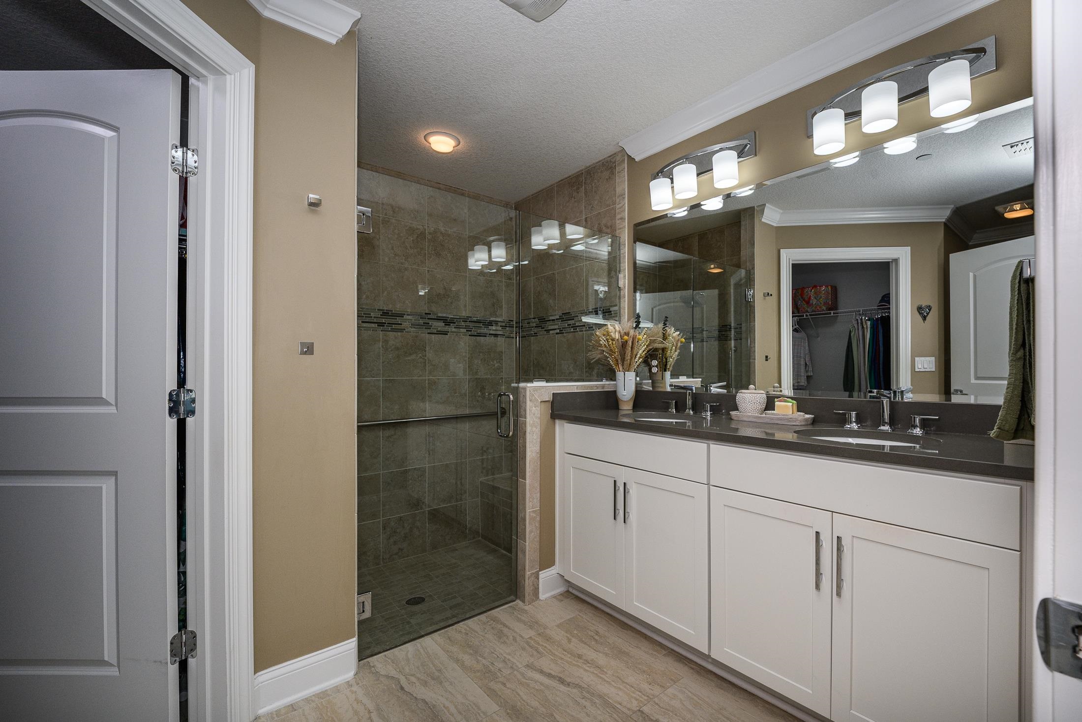 Image 33 of 67 For 68 Ocale Ct  