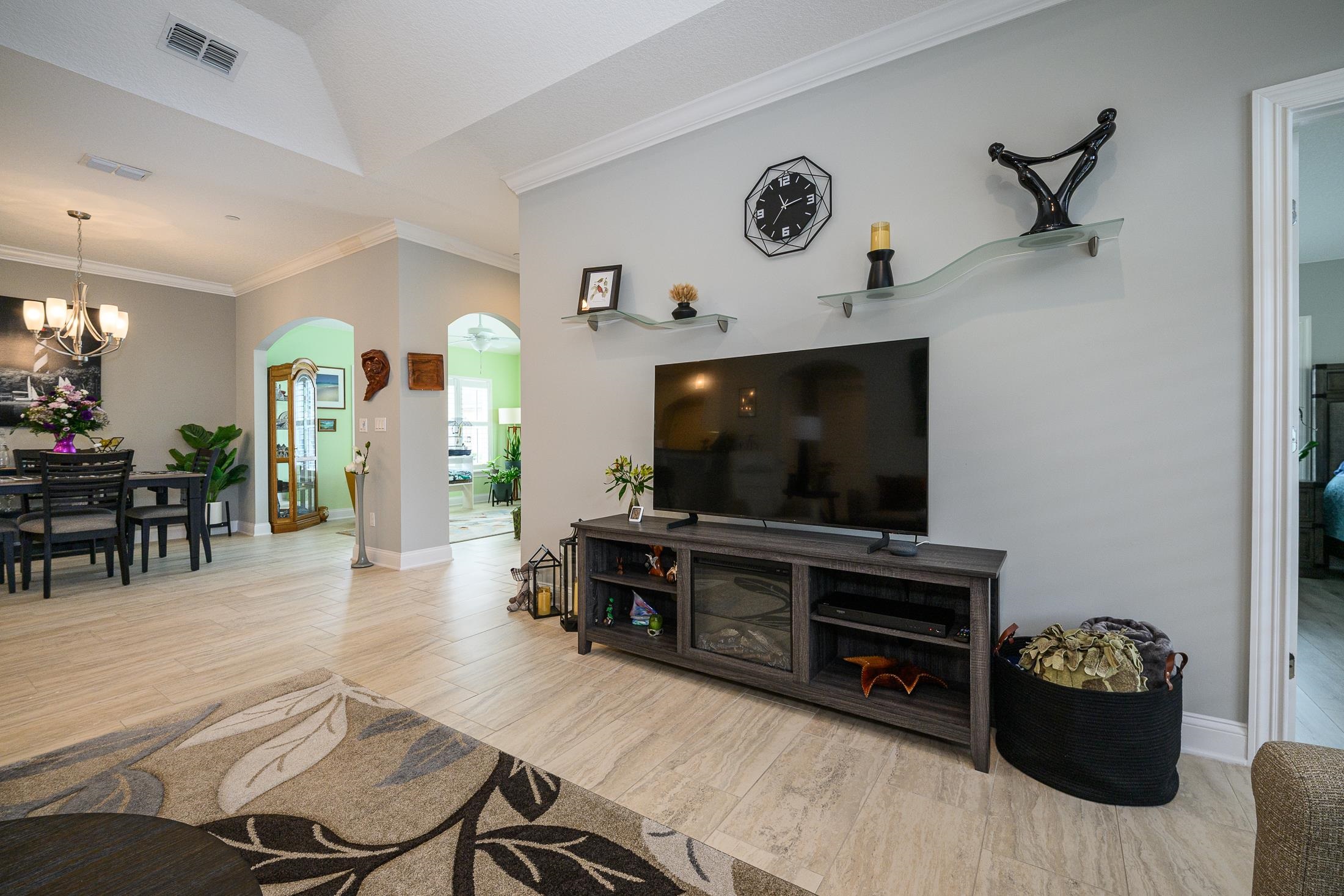 Image 4 of 67 For 68 Ocale Ct  