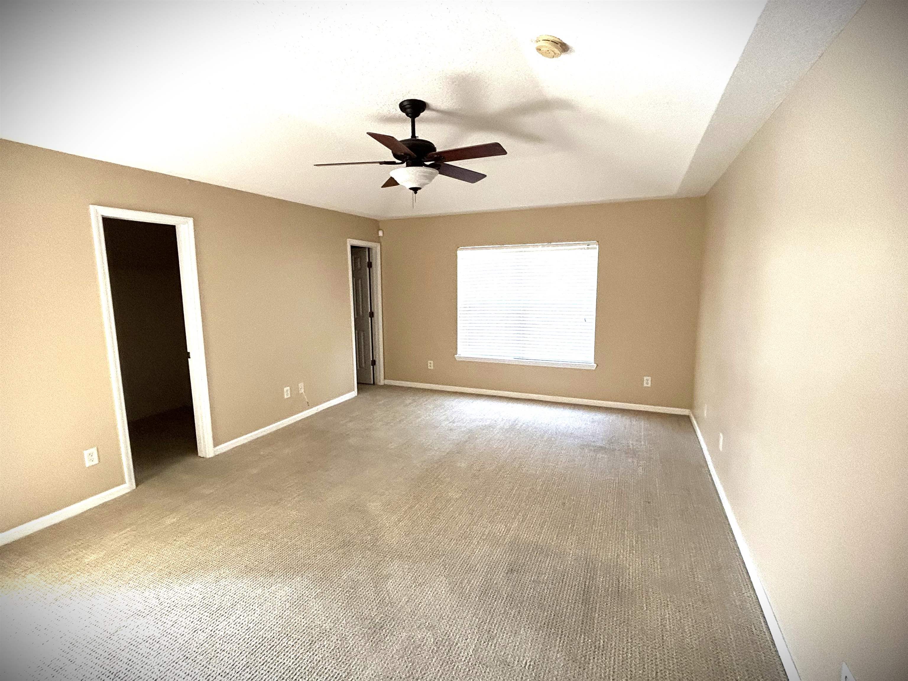 Image 10 of 27 For 2013 Fieldstone Ct