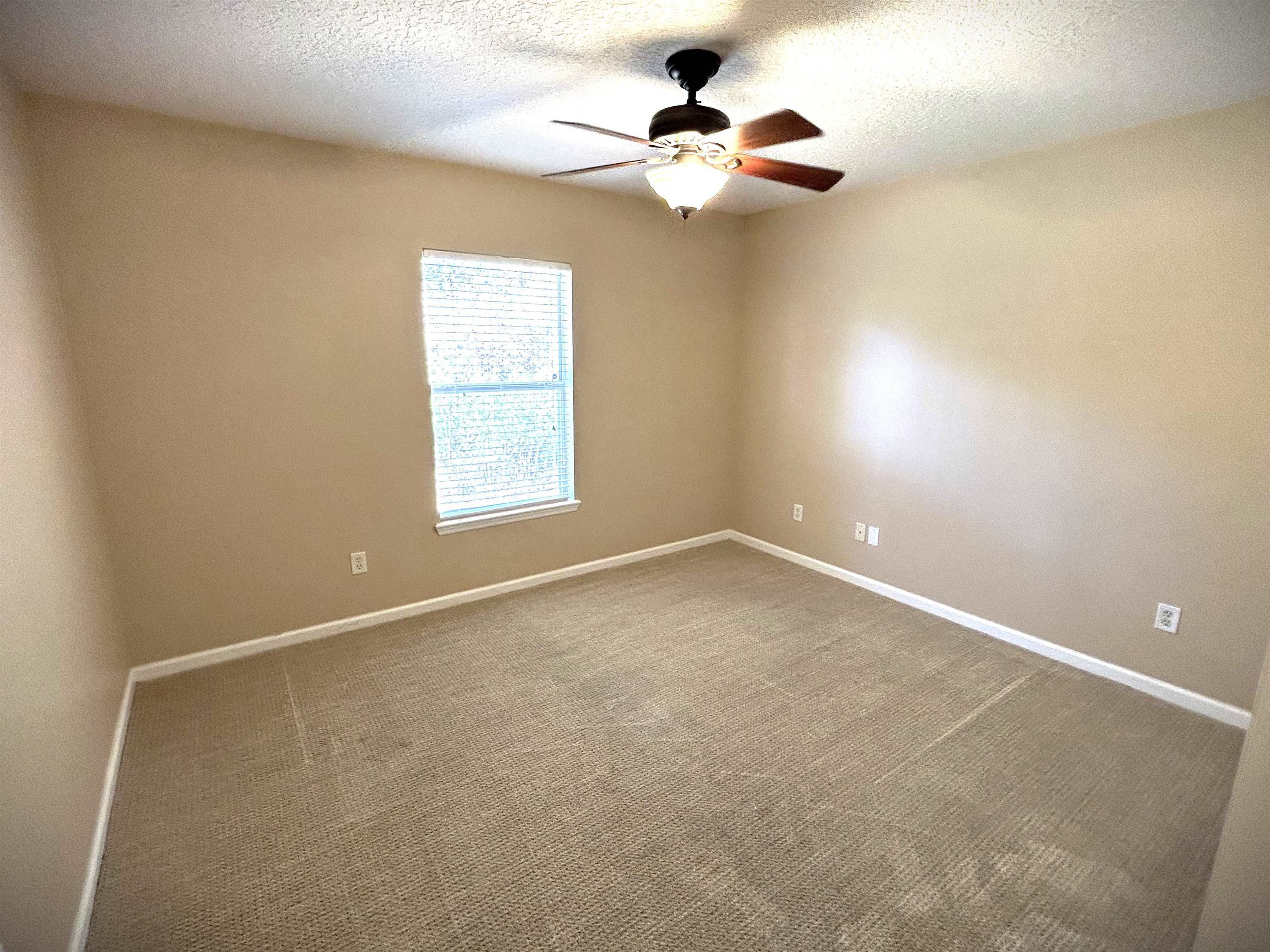 Image 16 of 27 For 2013 Fieldstone Ct