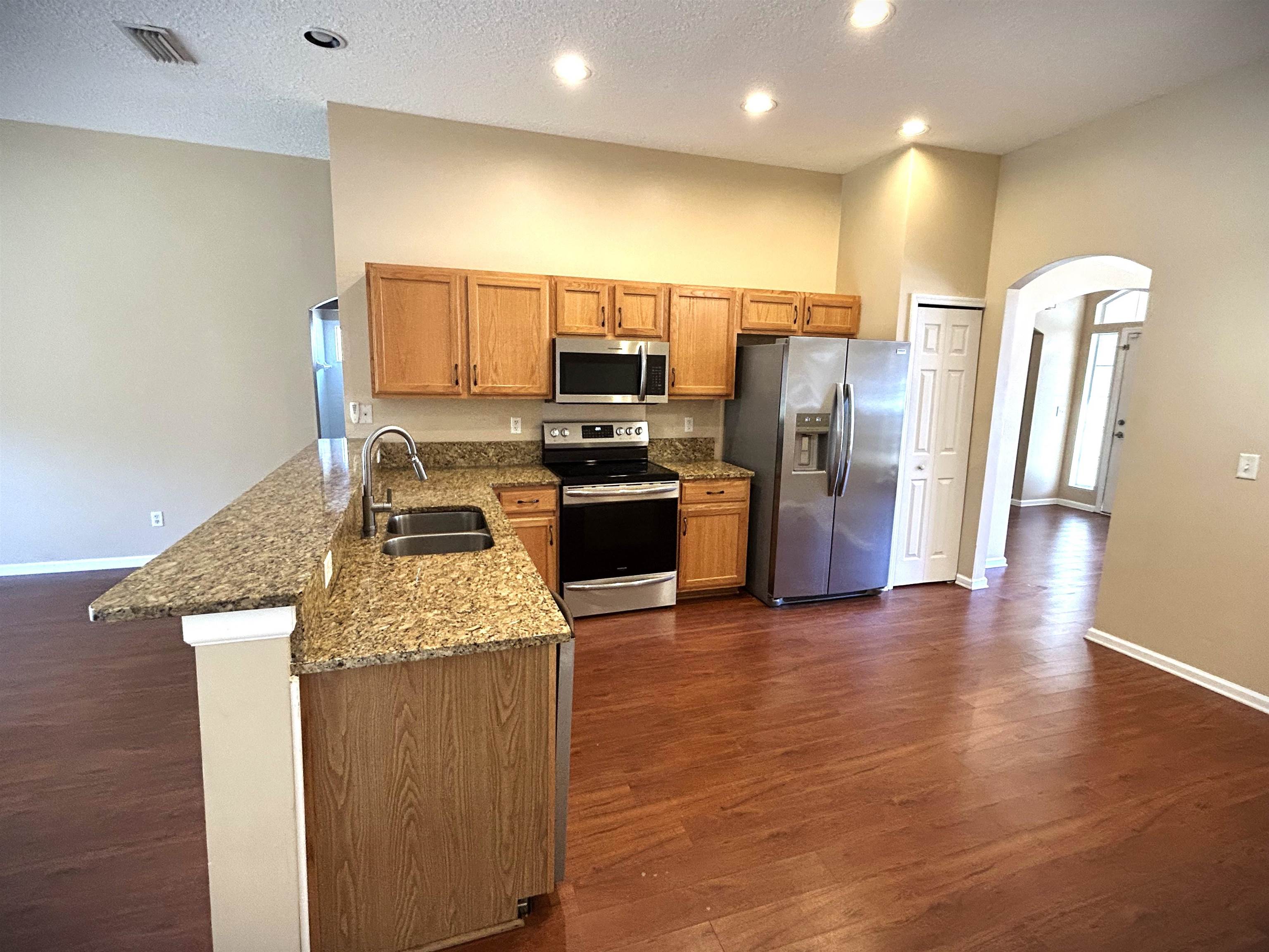 Image 5 of 27 For 2013 Fieldstone Ct