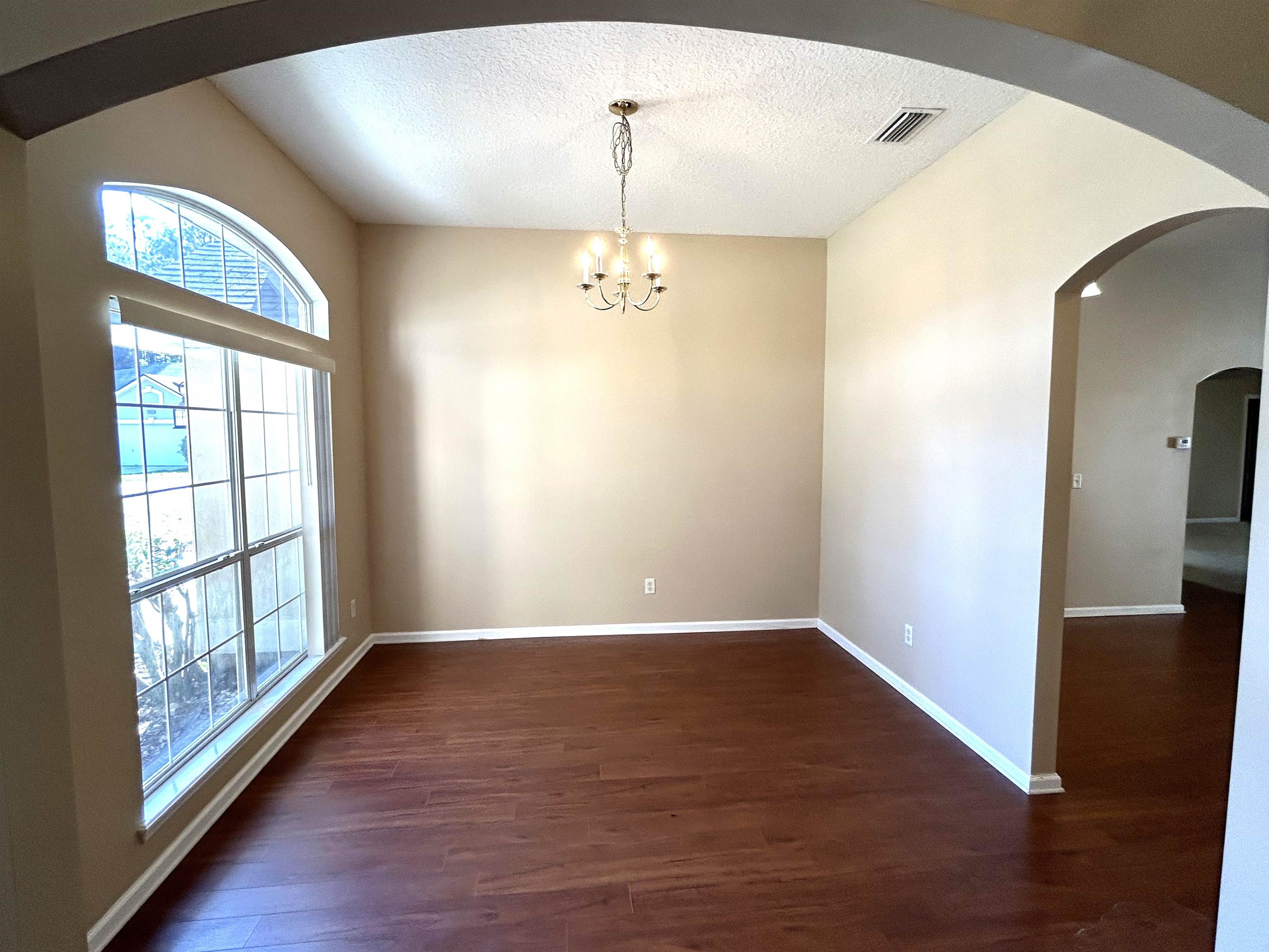 Image 8 of 27 For 2013 Fieldstone Ct