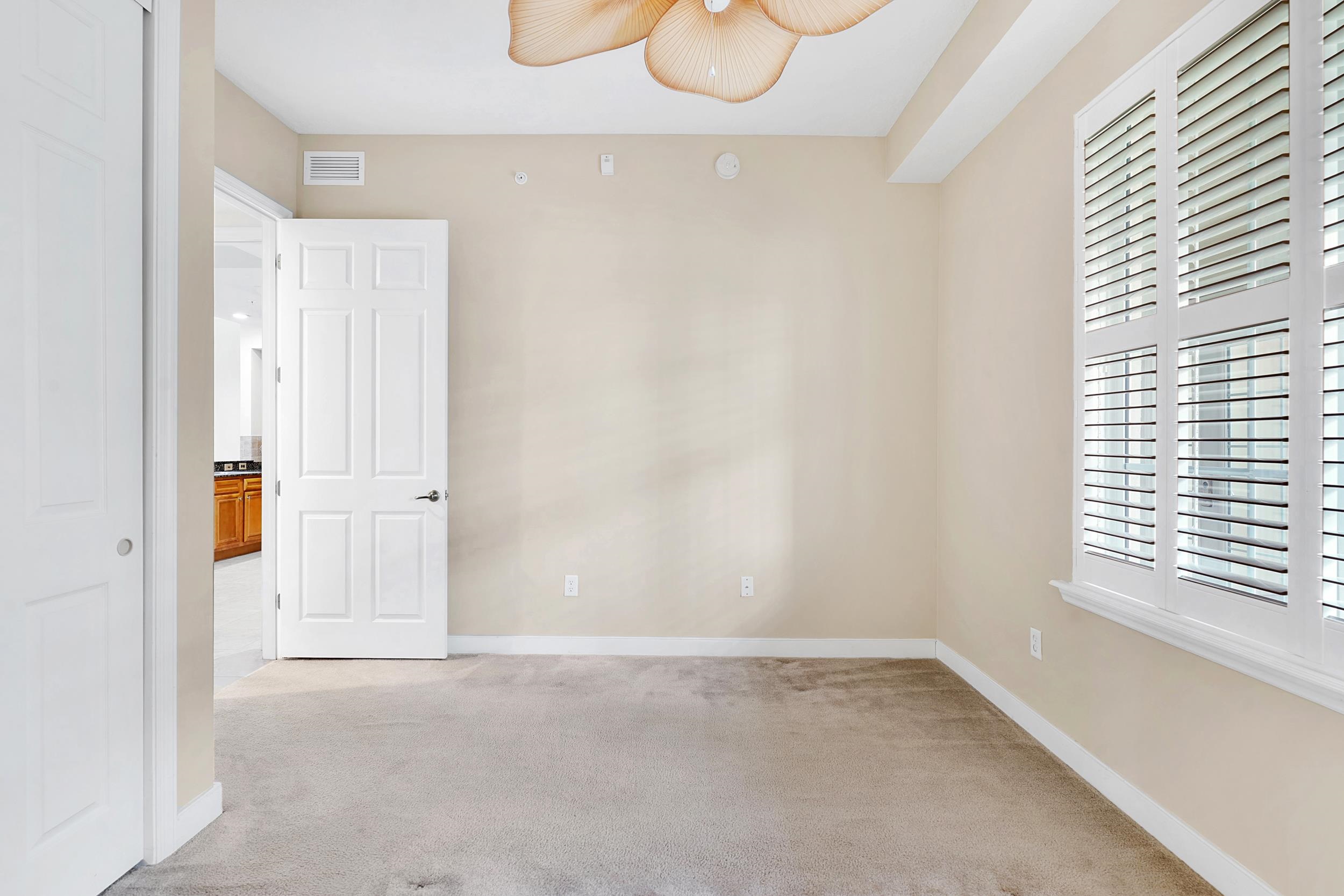 Image 11 of 38 For 160 Pantano Cay Blvd  3103