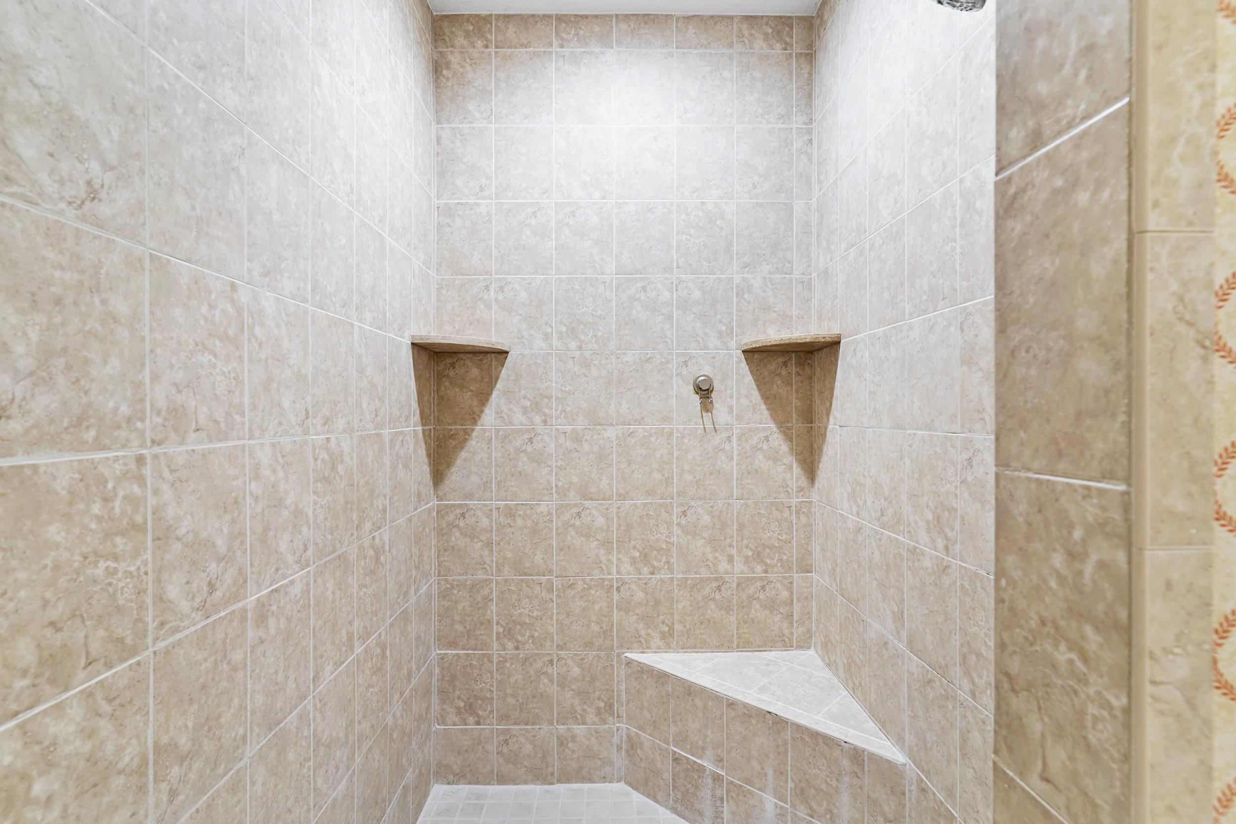 Image 13 of 38 For 160 Pantano Cay Blvd  3103