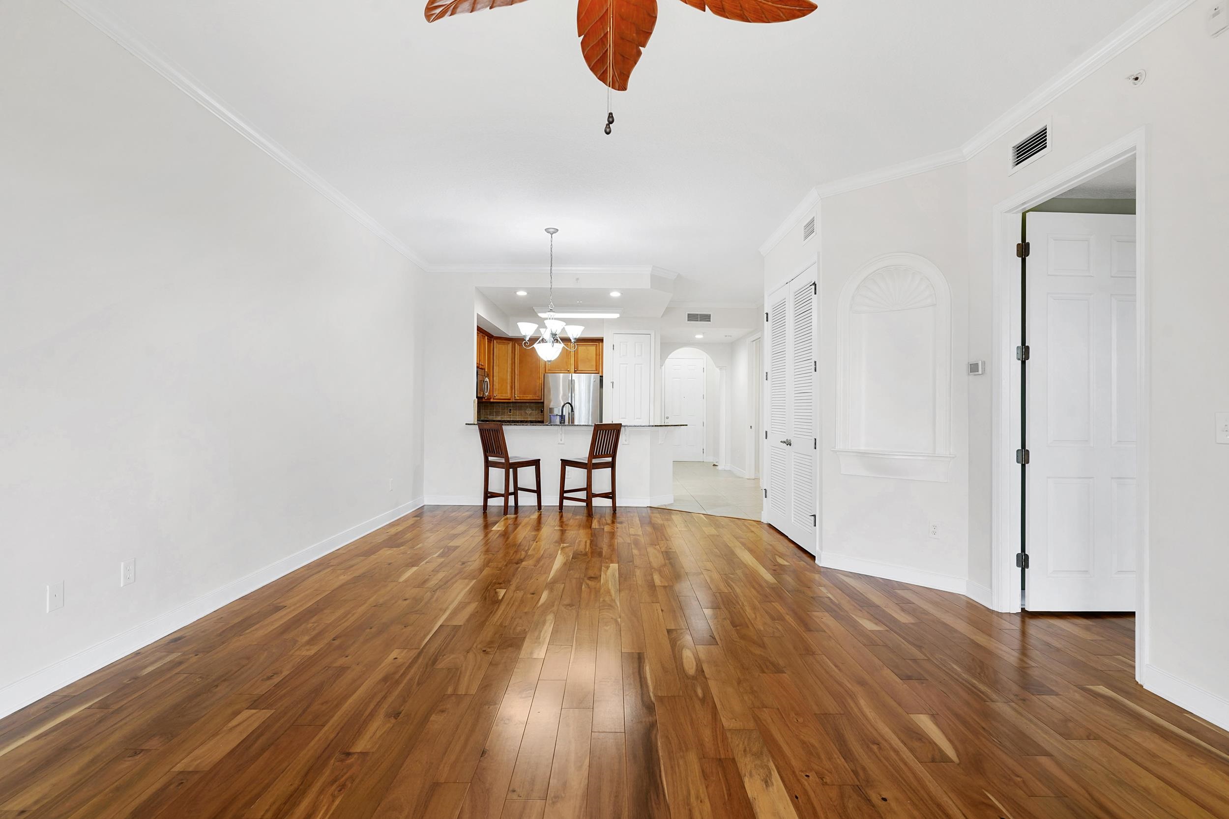 Image 19 of 38 For 160 Pantano Cay Blvd  3103