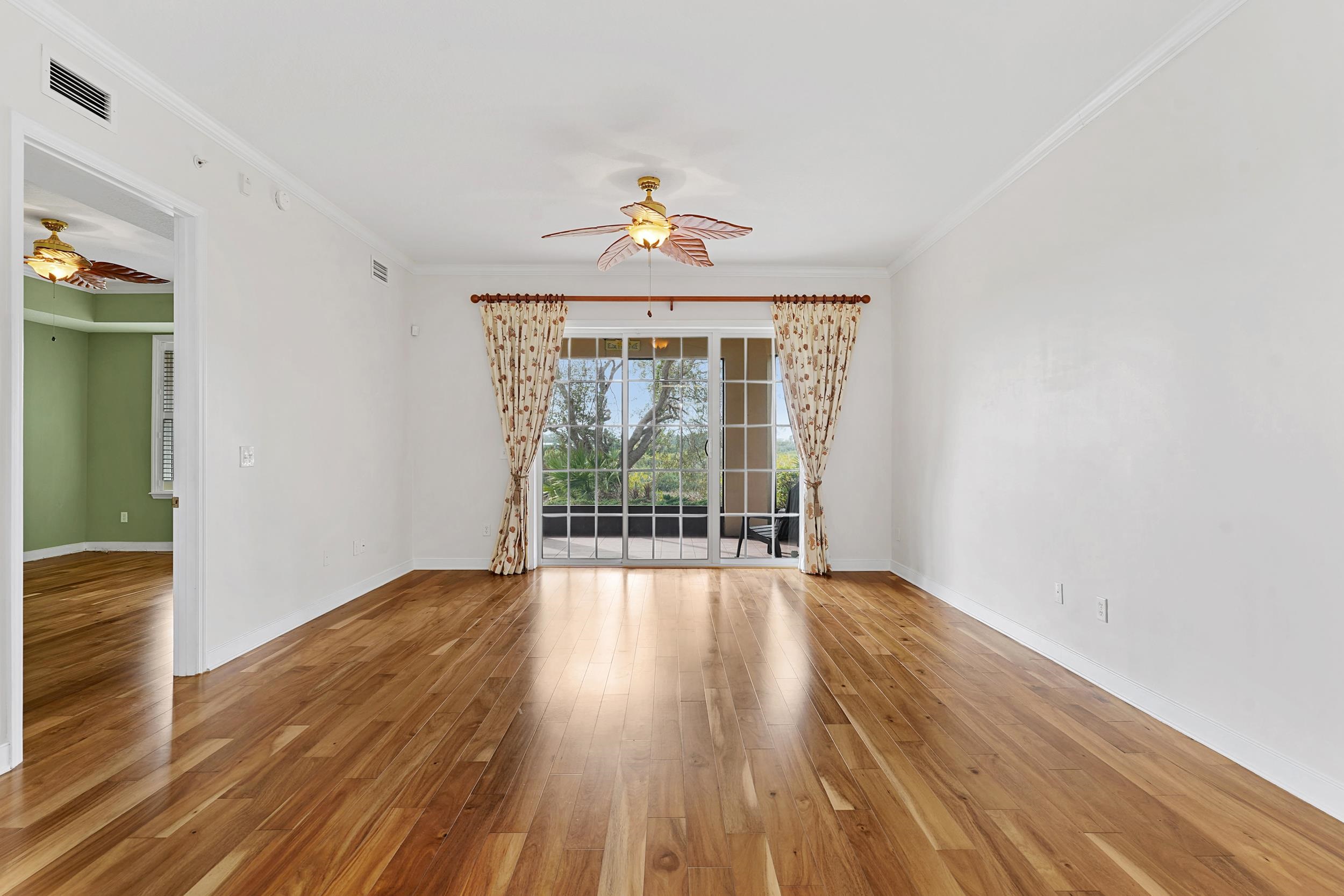 Image 20 of 38 For 160 Pantano Cay Blvd  3103