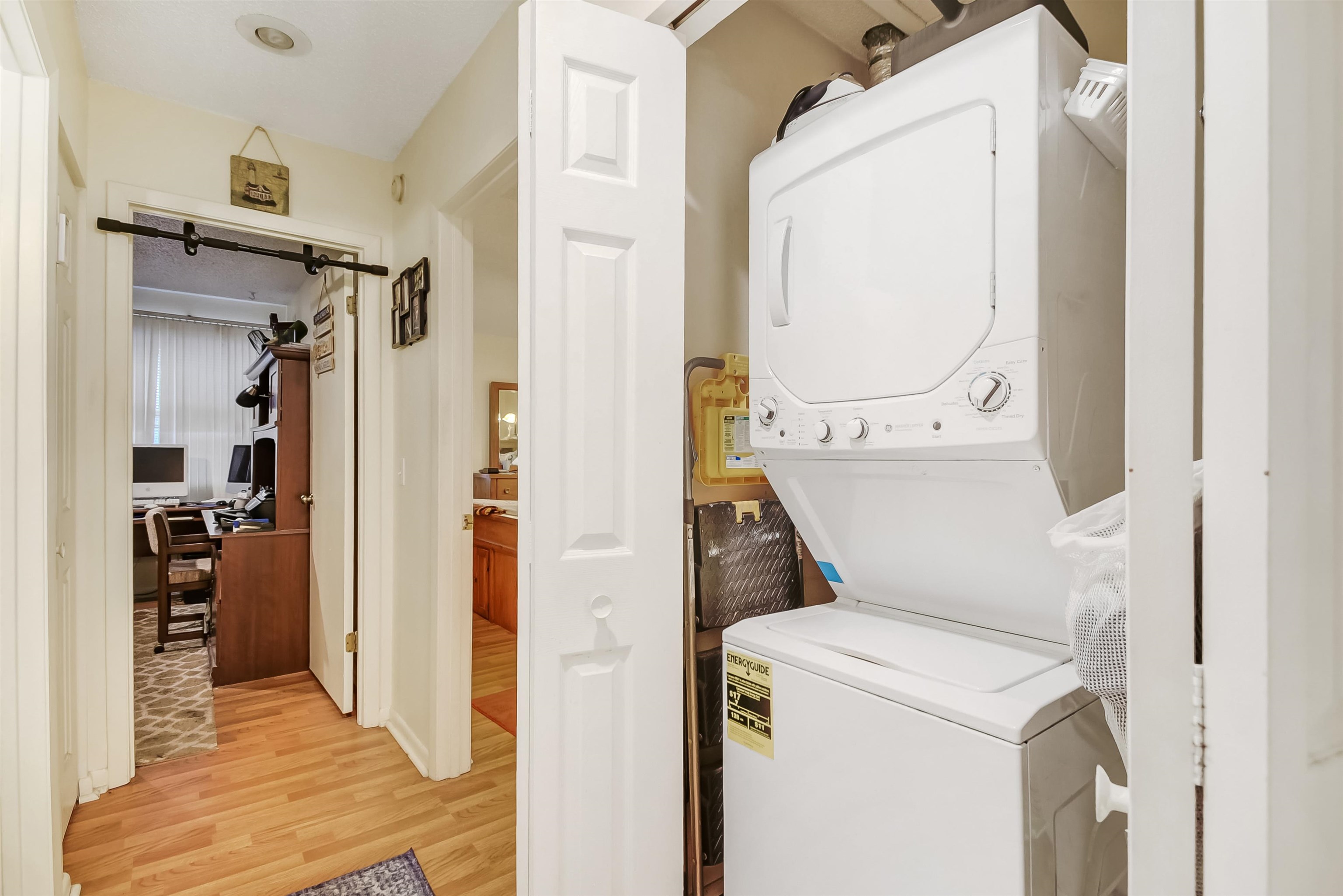 Image 12 of 36 For 28 Catalonia Ct