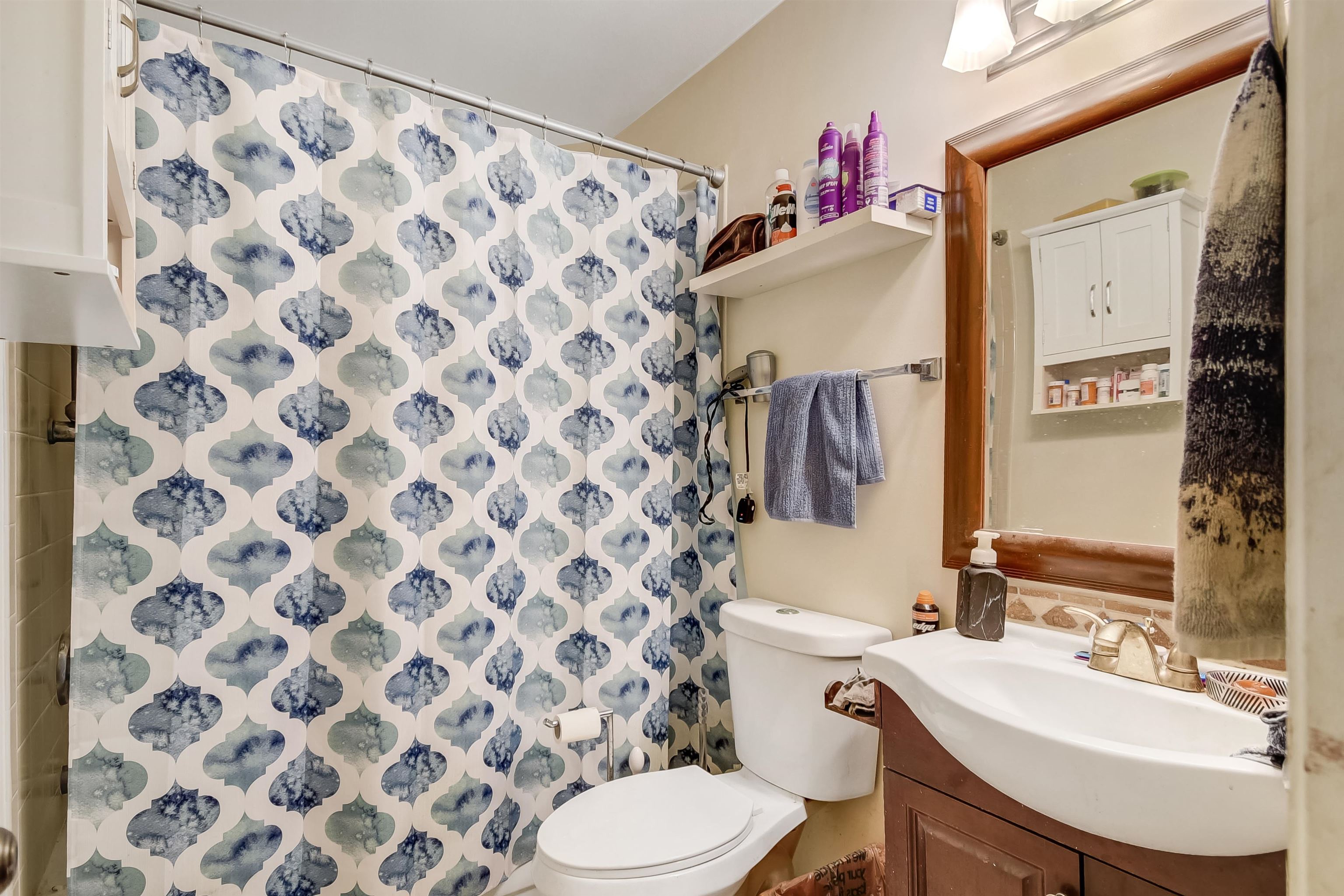 Image 19 of 36 For 28 Catalonia Ct