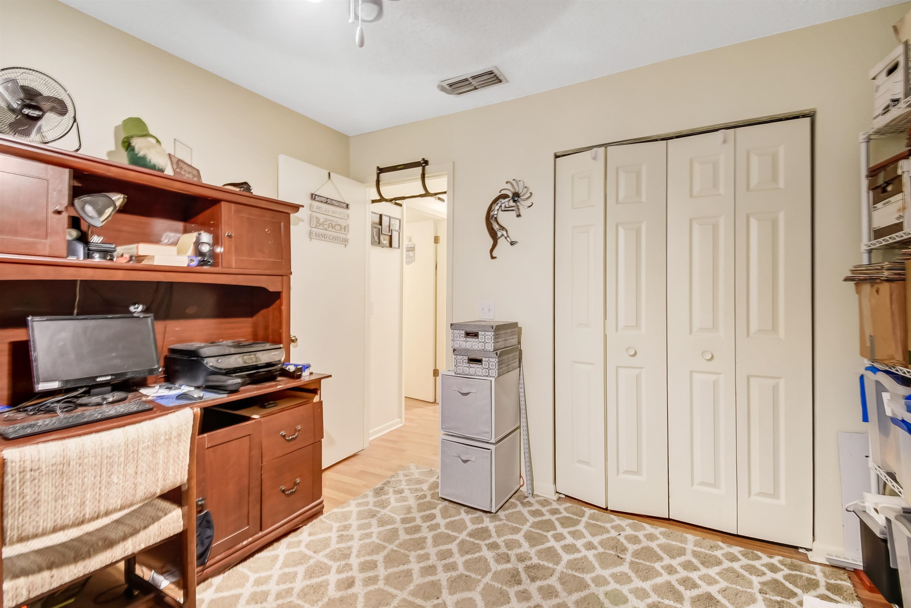 Image 20 of 36 For 28 Catalonia Ct