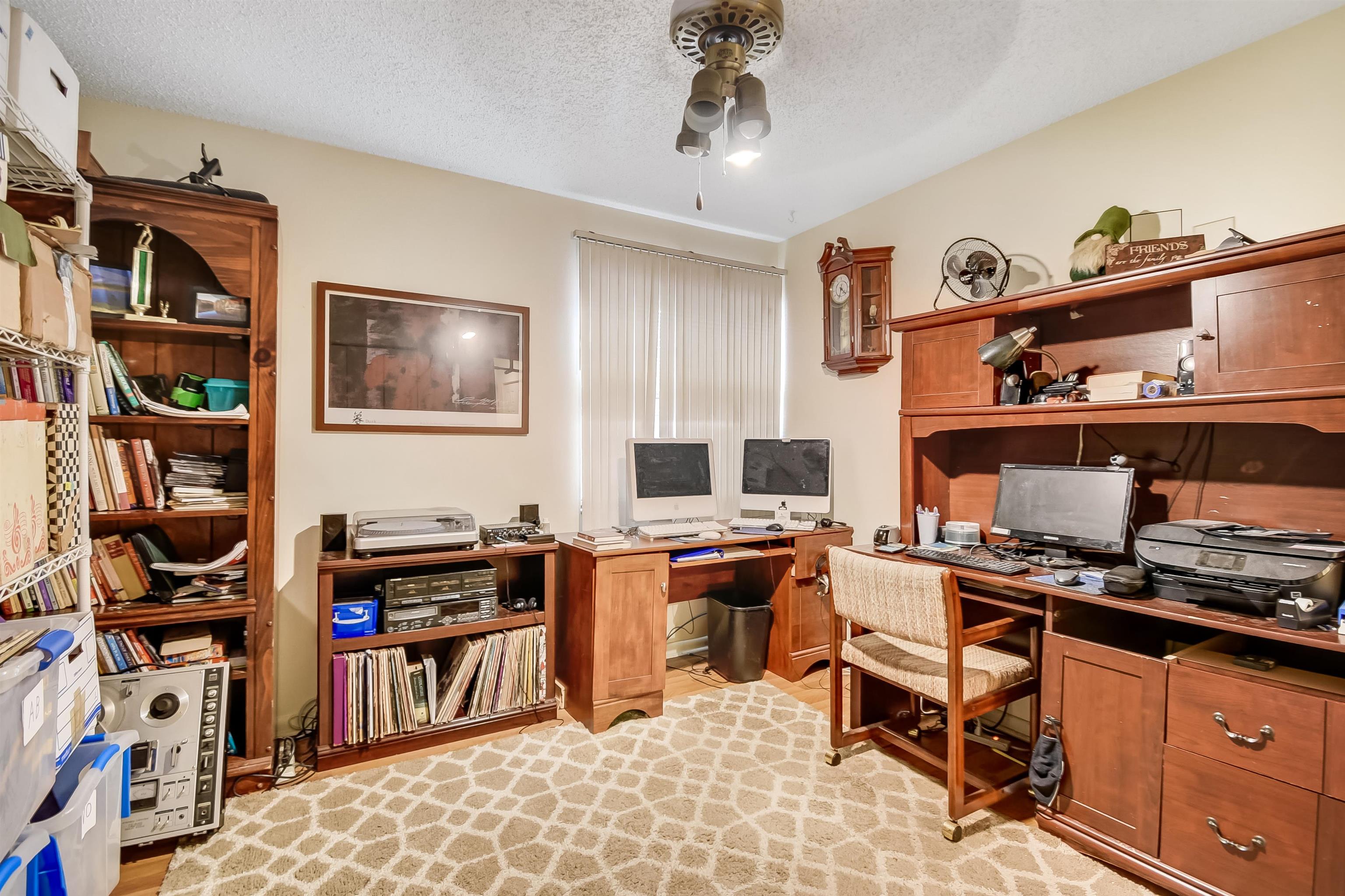 Image 21 of 36 For 28 Catalonia Ct