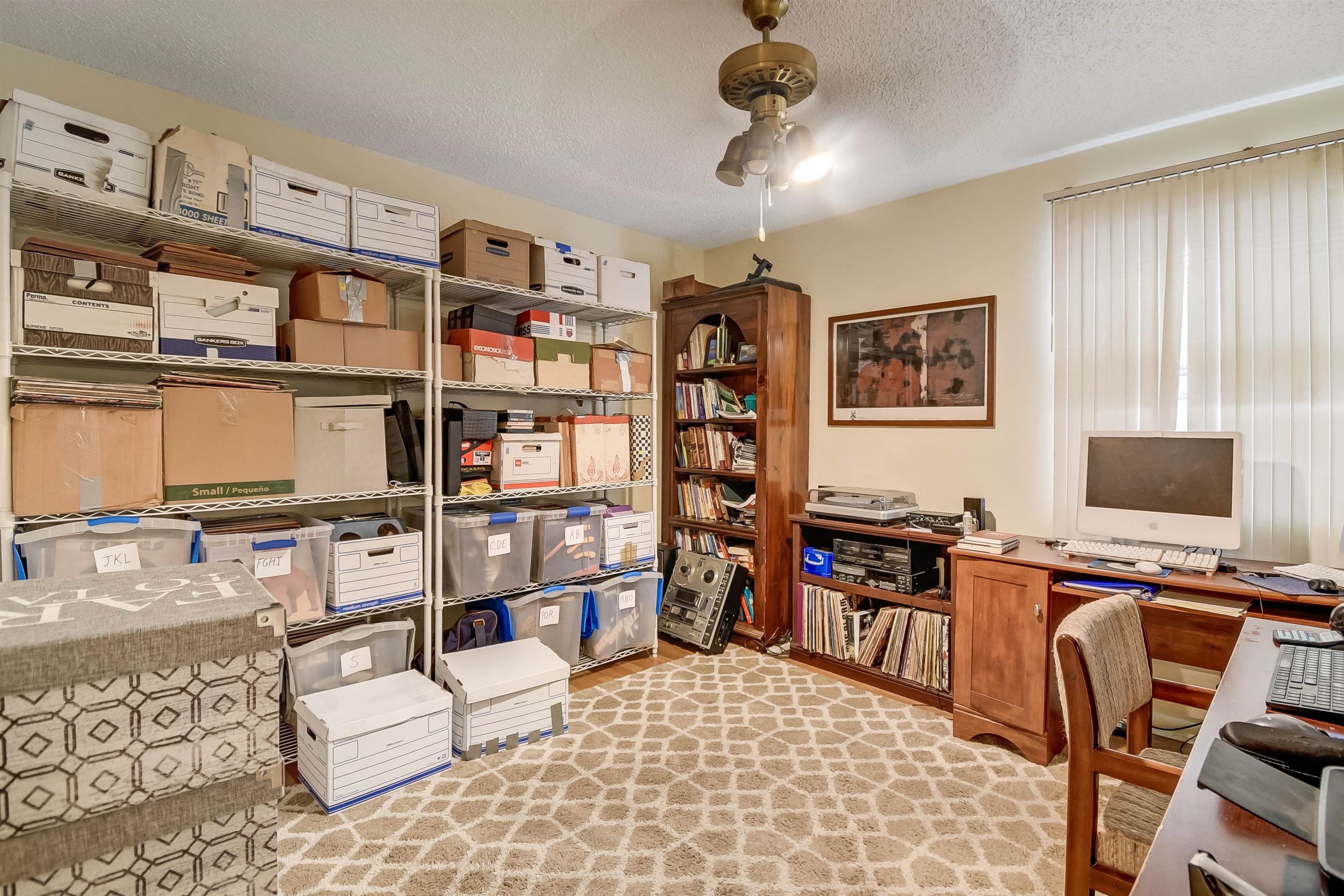 Image 22 of 36 For 28 Catalonia Ct