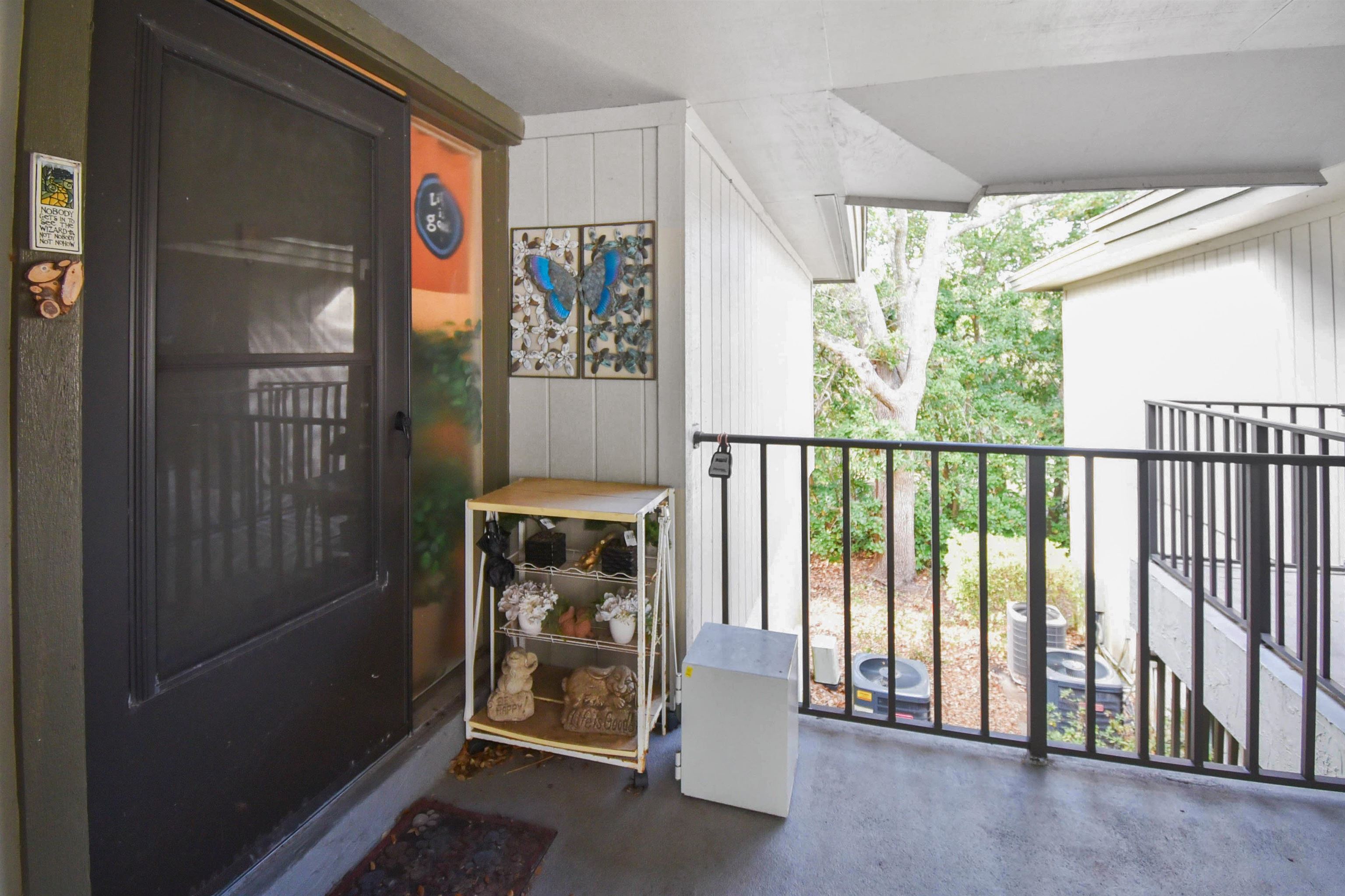 Image 3 of 36 For 28 Catalonia Ct