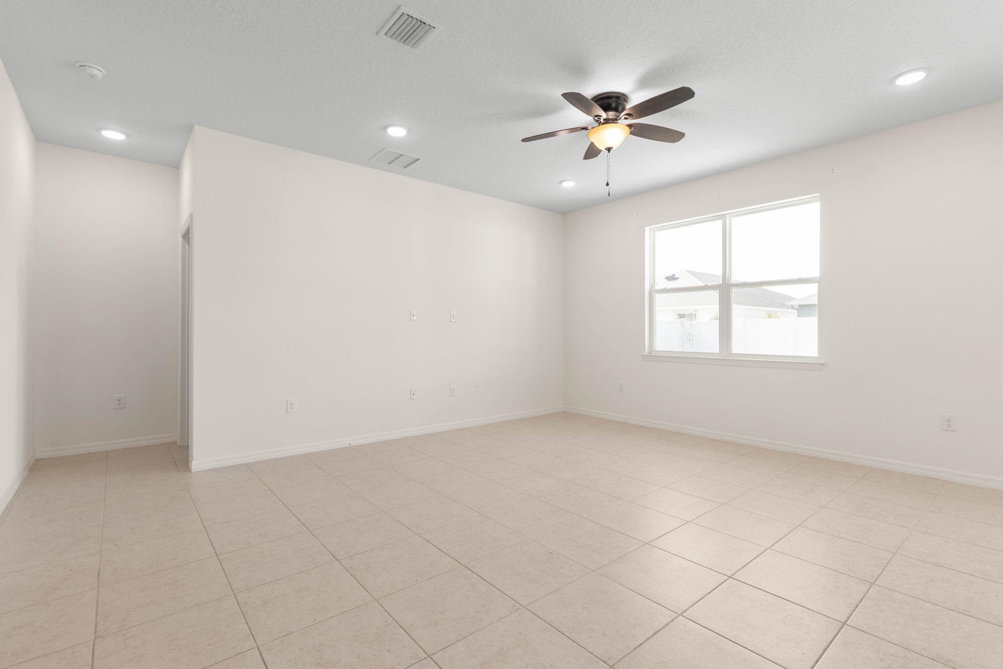 Image 11 of 53 For 3 Oakleaf Way