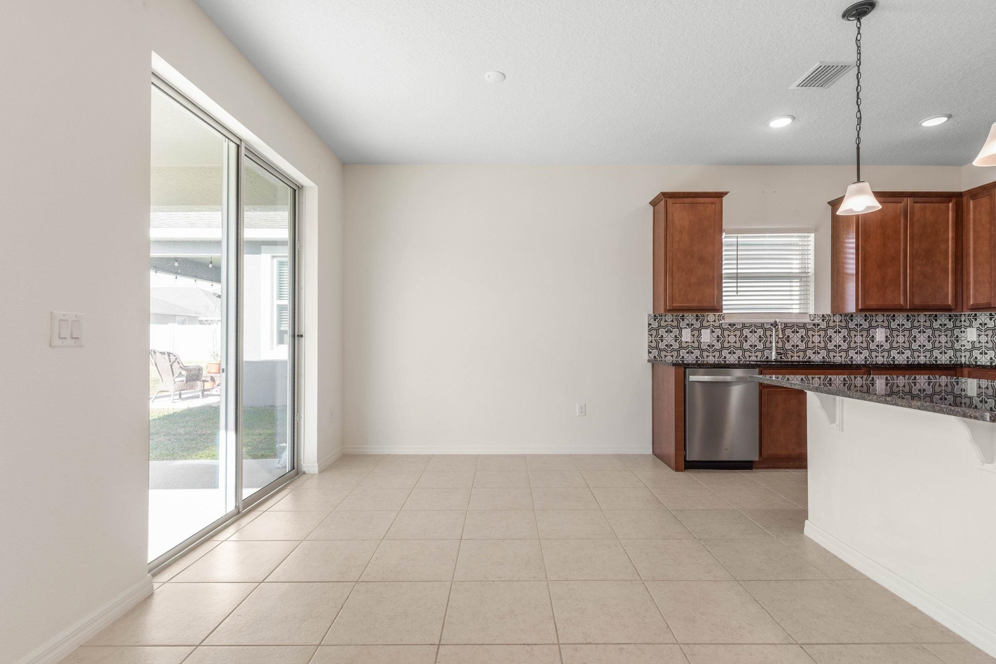 Image 14 of 53 For 3 Oakleaf Way