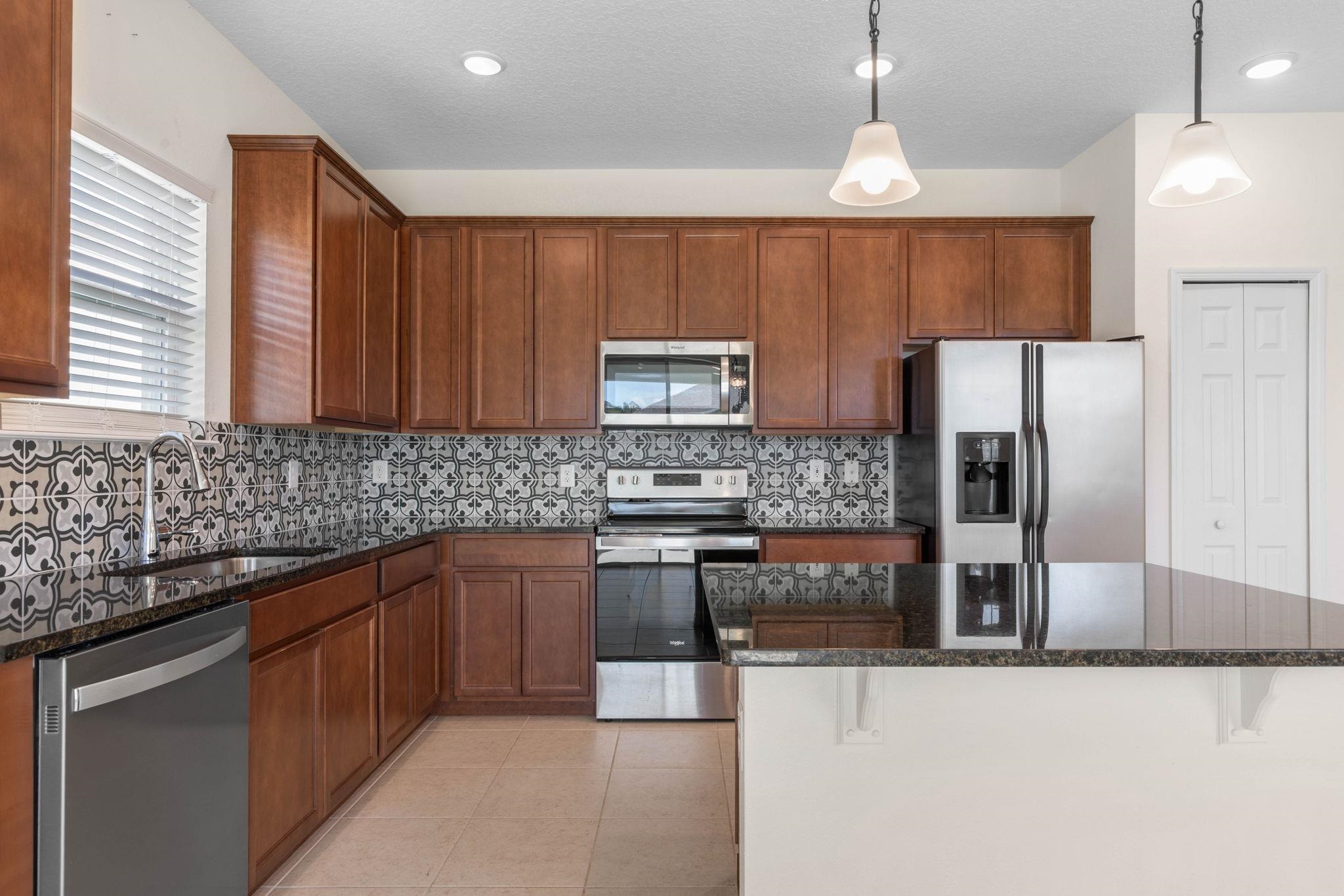 Image 15 of 53 For 3 Oakleaf Way