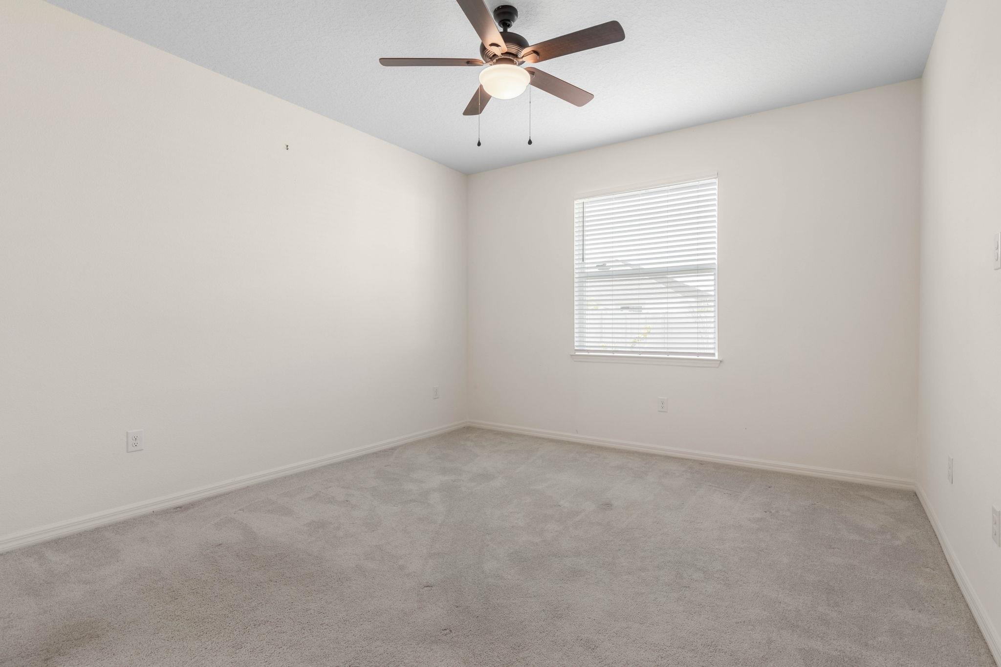 Image 19 of 53 For 3 Oakleaf Way