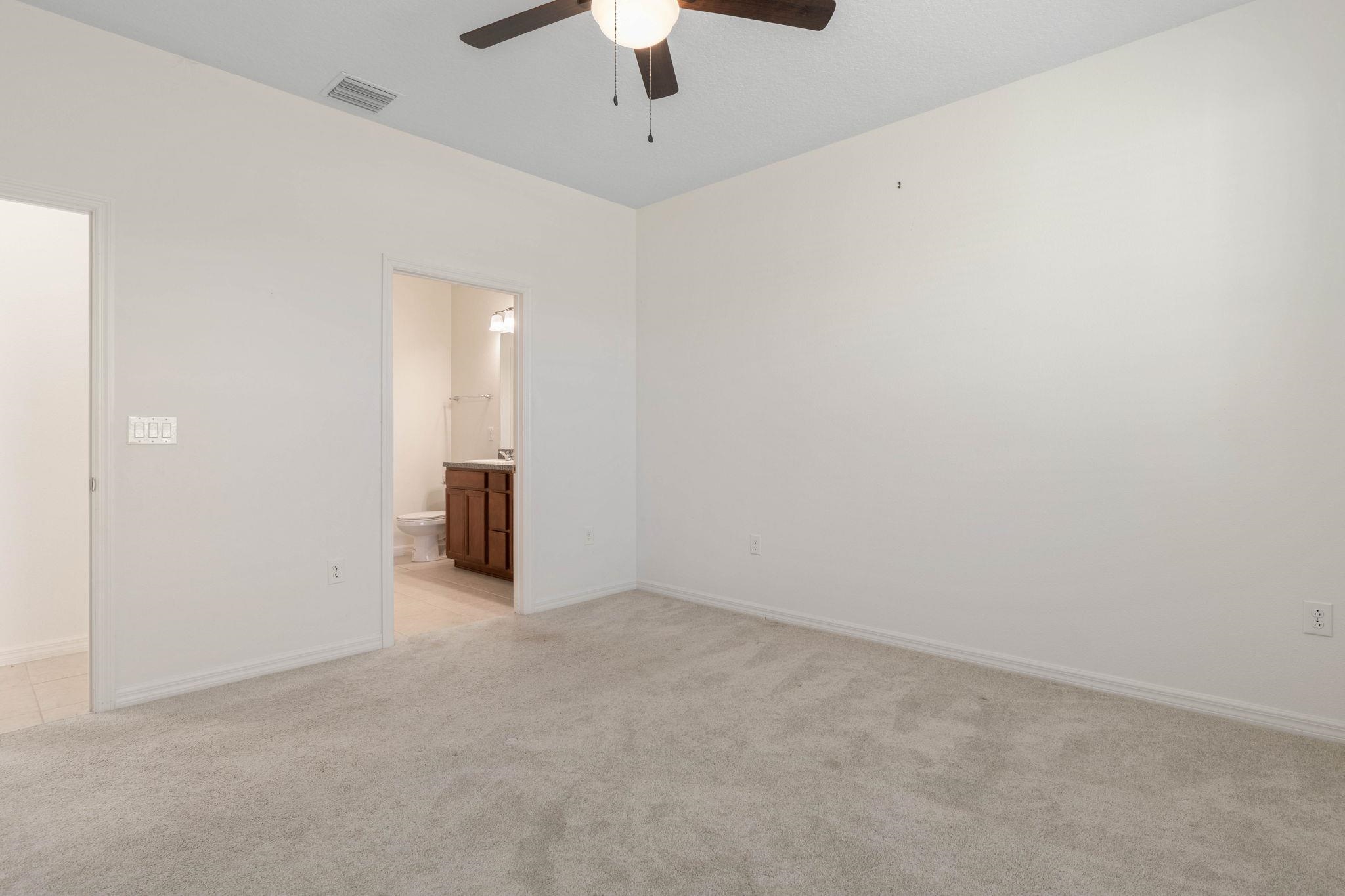 Image 21 of 53 For 3 Oakleaf Way