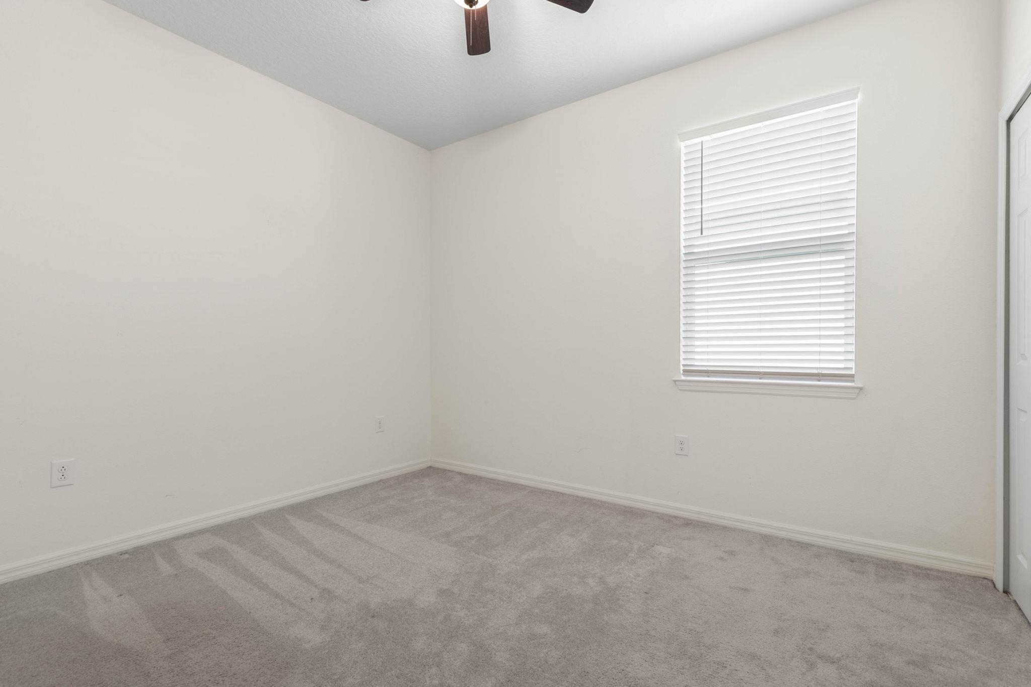 Image 29 of 53 For 3 Oakleaf Way