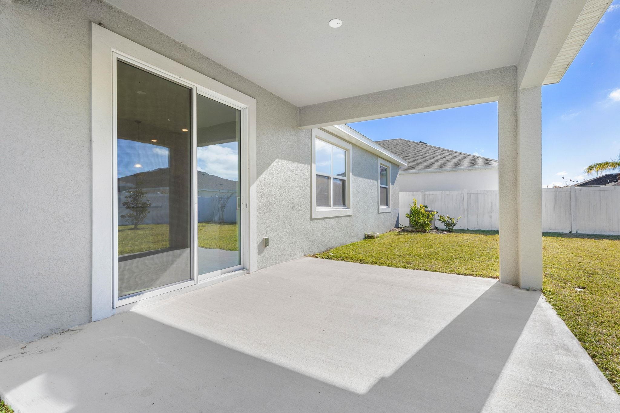 Image 33 of 53 For 3 Oakleaf Way