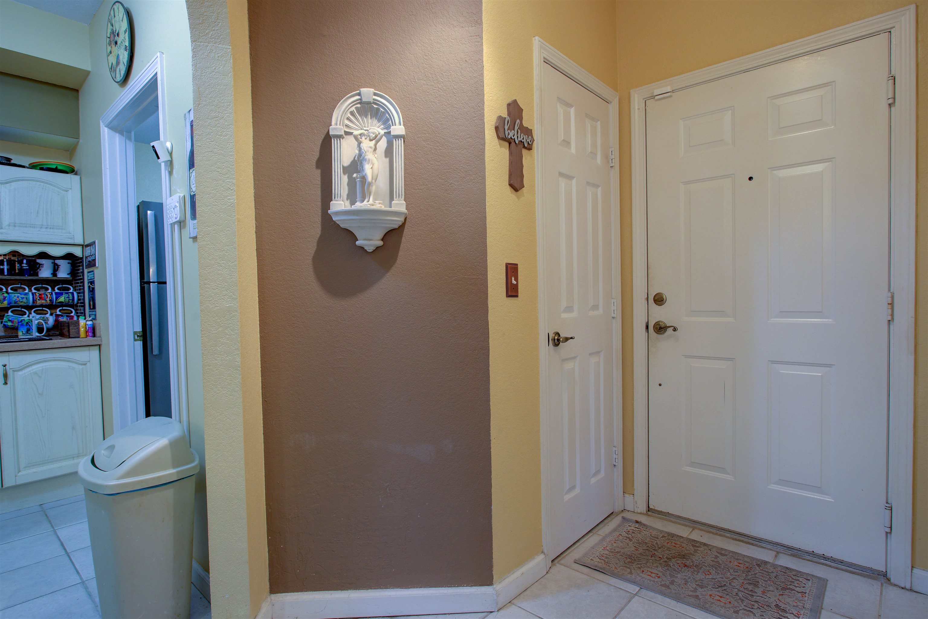 Image 17 of 66 For 1800 Vista Cove Rd