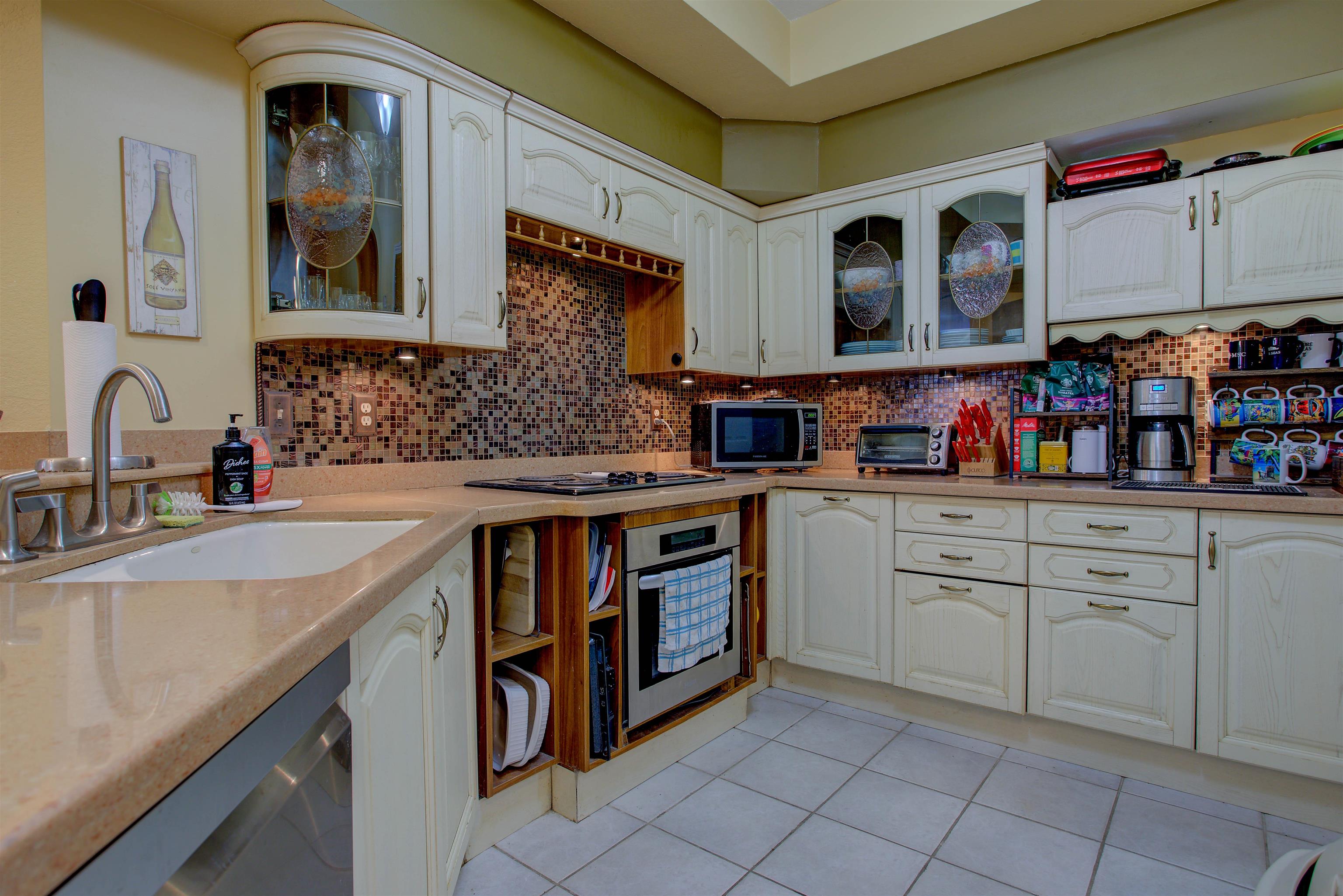 Image 18 of 66 For 1800 Vista Cove Rd