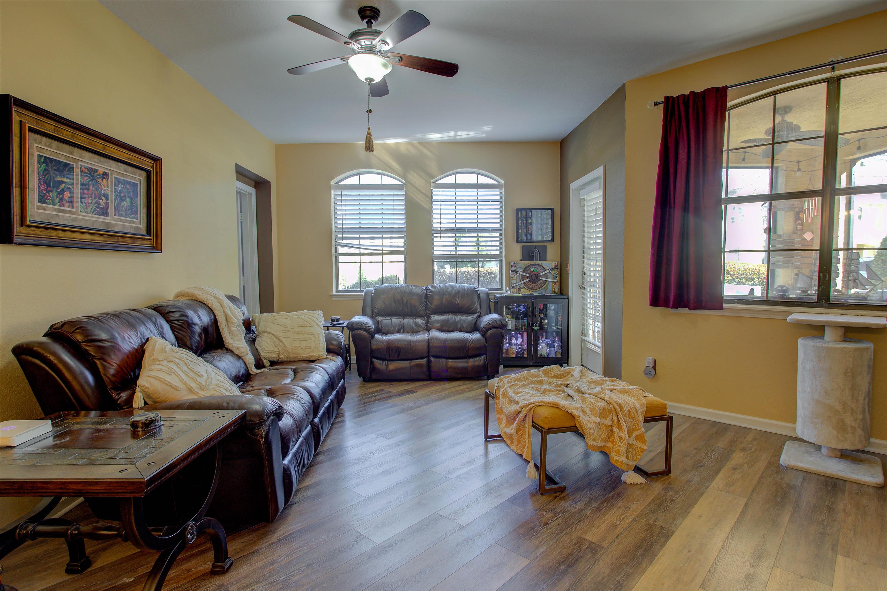 Image 27 of 66 For 1800 Vista Cove Rd