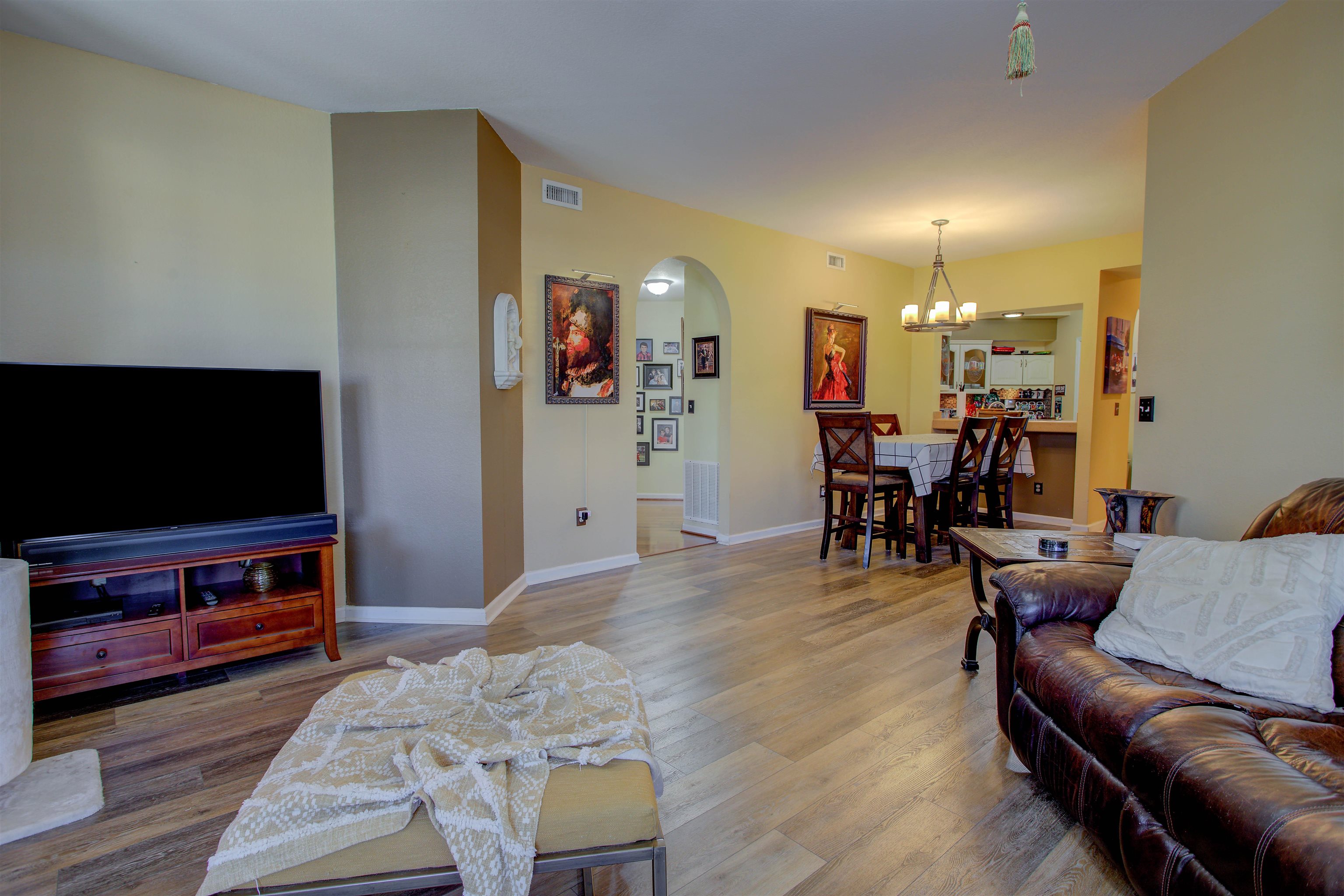 Image 31 of 66 For 1800 Vista Cove Rd