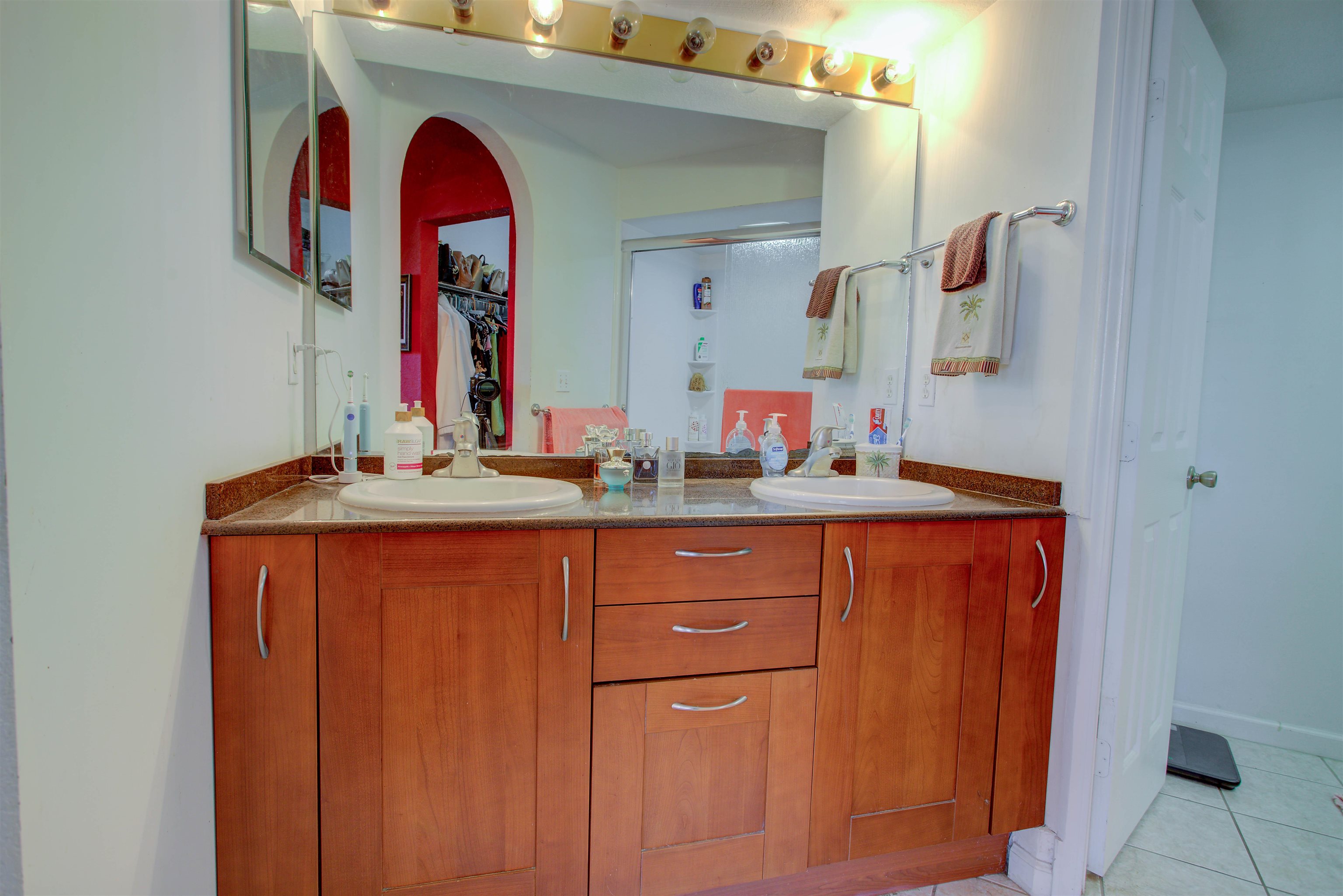 Image 37 of 66 For 1800 Vista Cove Rd