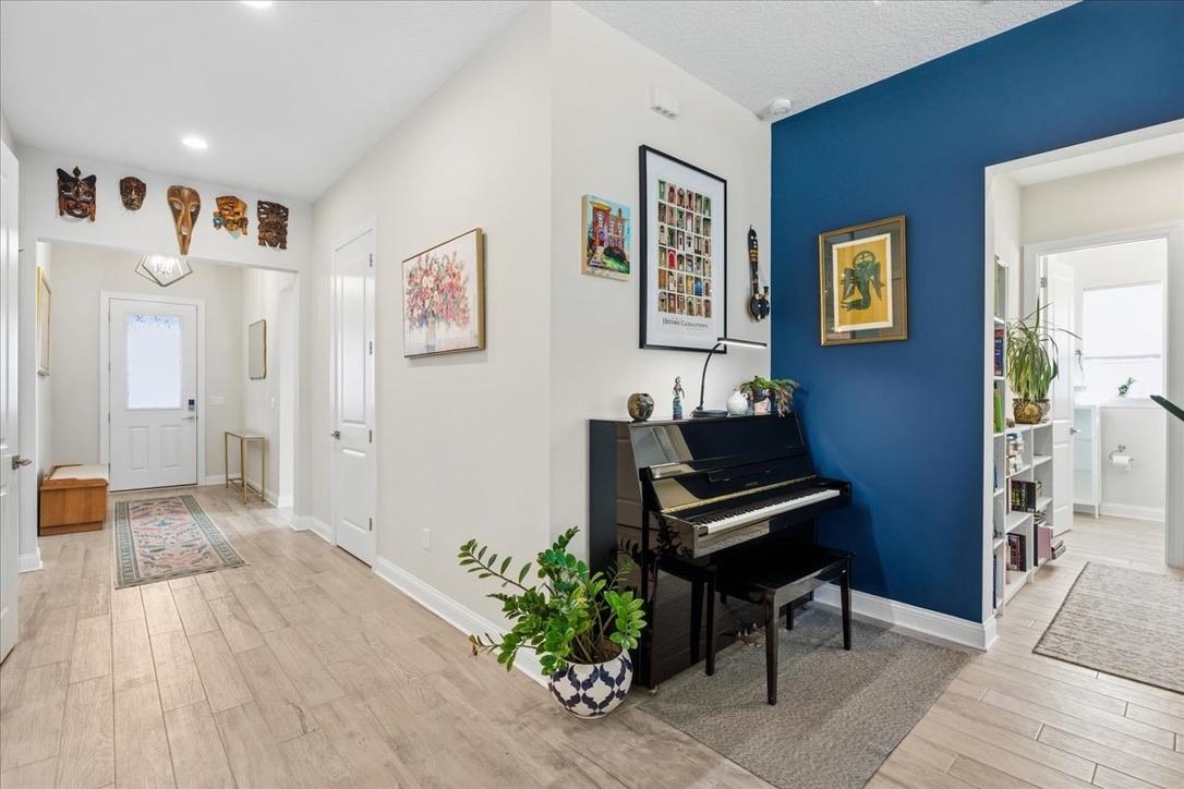 Image 11 of 48 For 180 Tesoro Ter