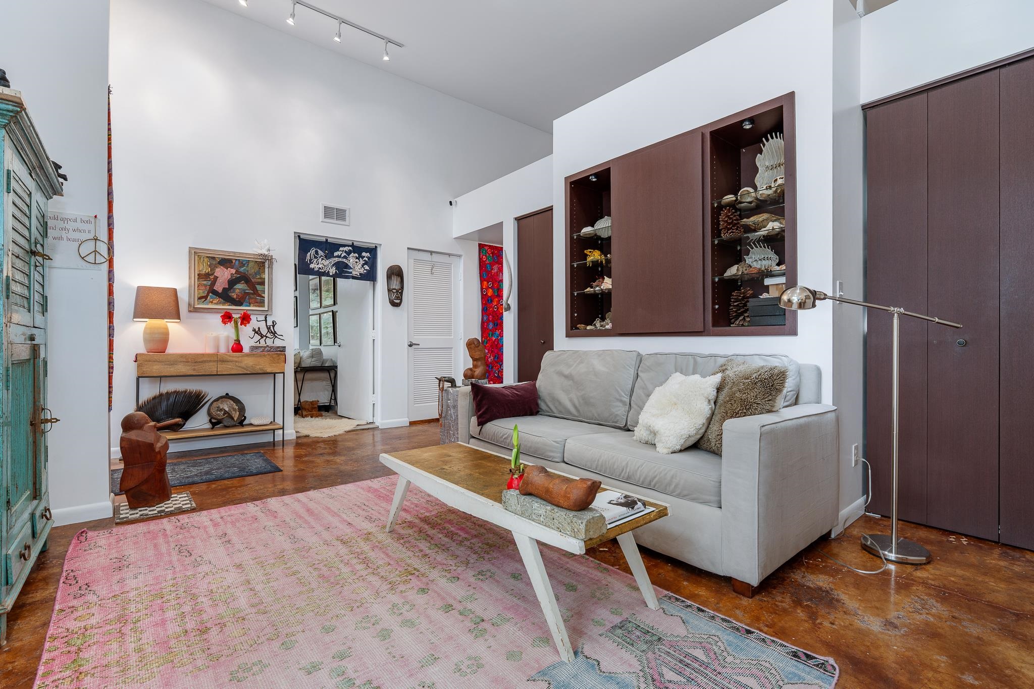 Image 11 of 43 For 320 Ravenswood Dr