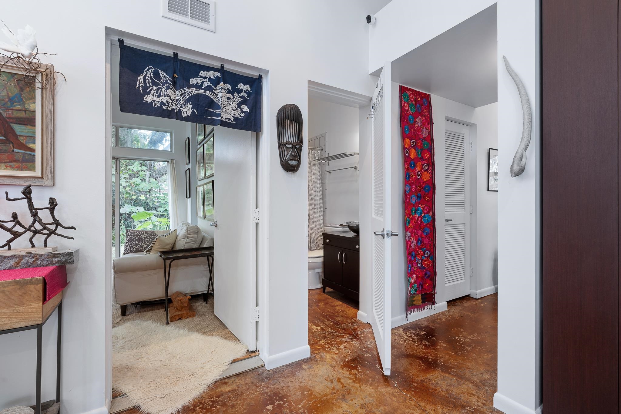 Image 12 of 43 For 320 Ravenswood Dr