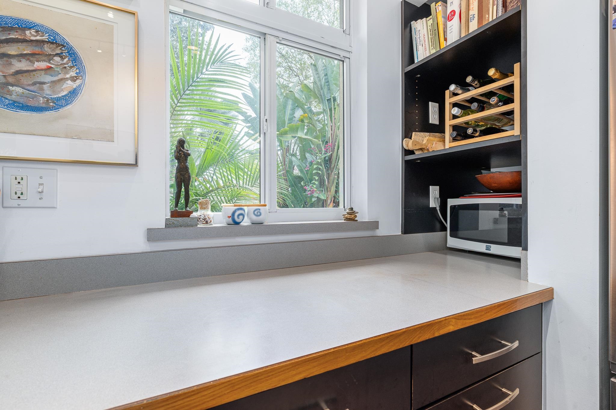 Image 21 of 43 For 320 Ravenswood Dr