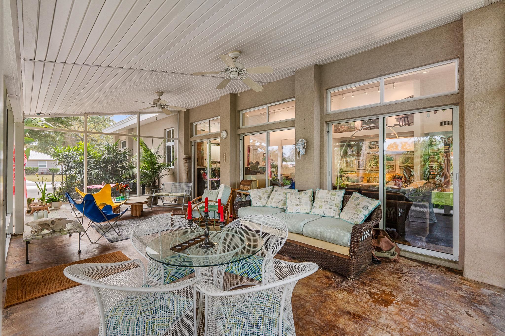 Image 27 of 43 For 320 Ravenswood Dr