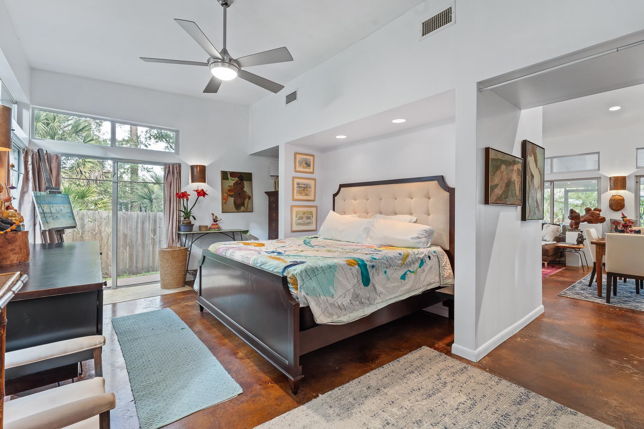 Image 32 of 43 For 320 Ravenswood Dr