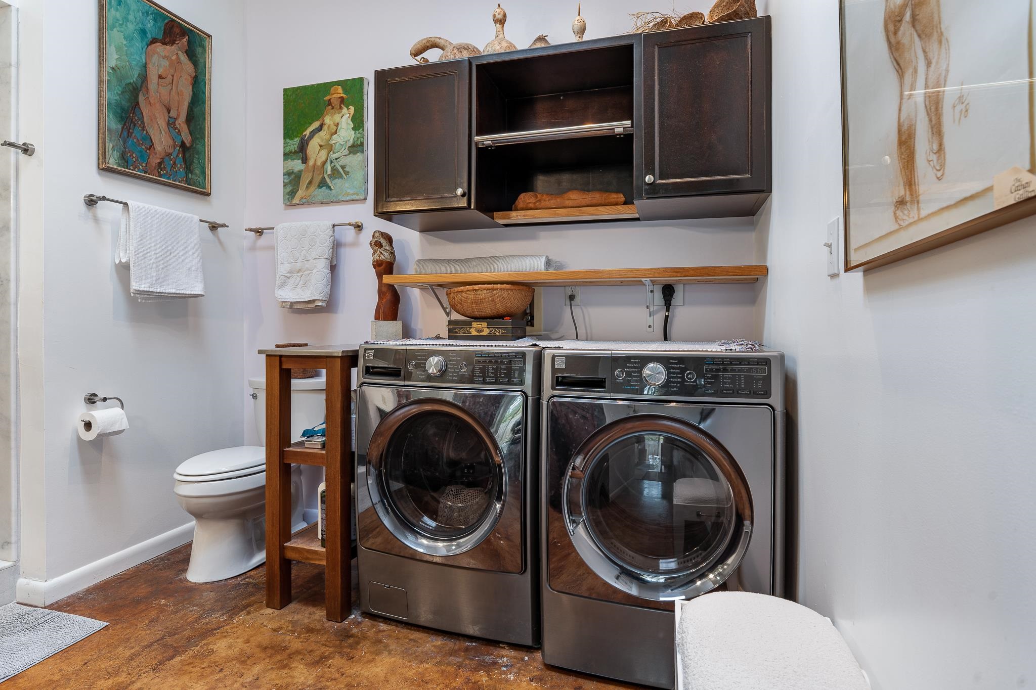 Image 36 of 43 For 320 Ravenswood Dr