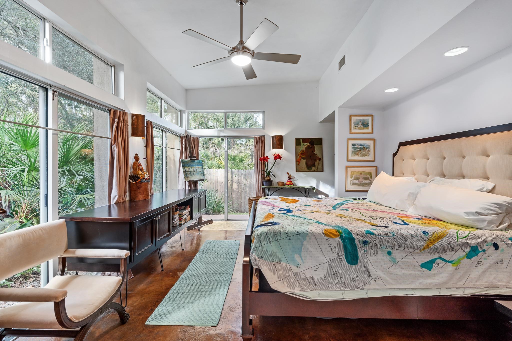 Image 37 of 43 For 320 Ravenswood Dr