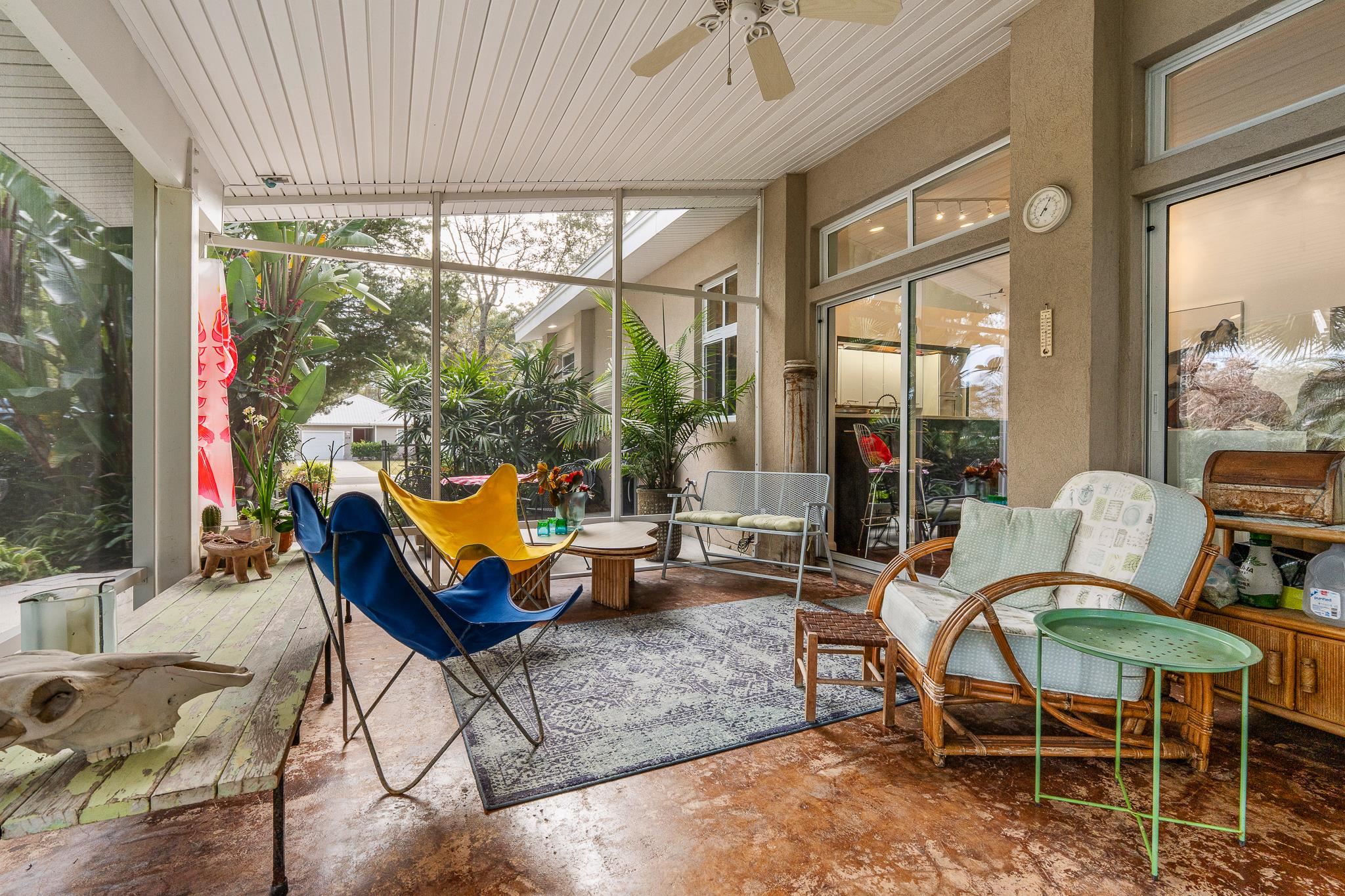 Image 39 of 43 For 320 Ravenswood Dr