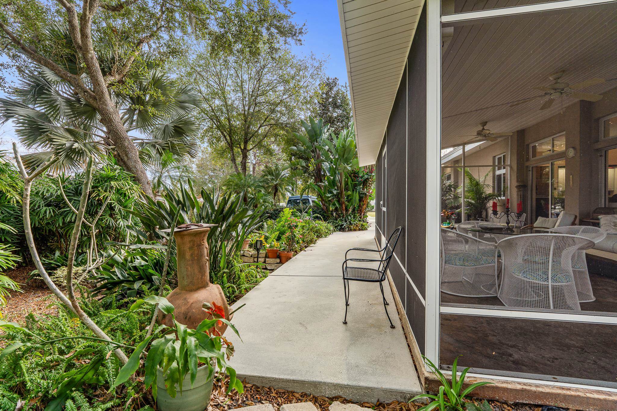 Image 41 of 43 For 320 Ravenswood Dr