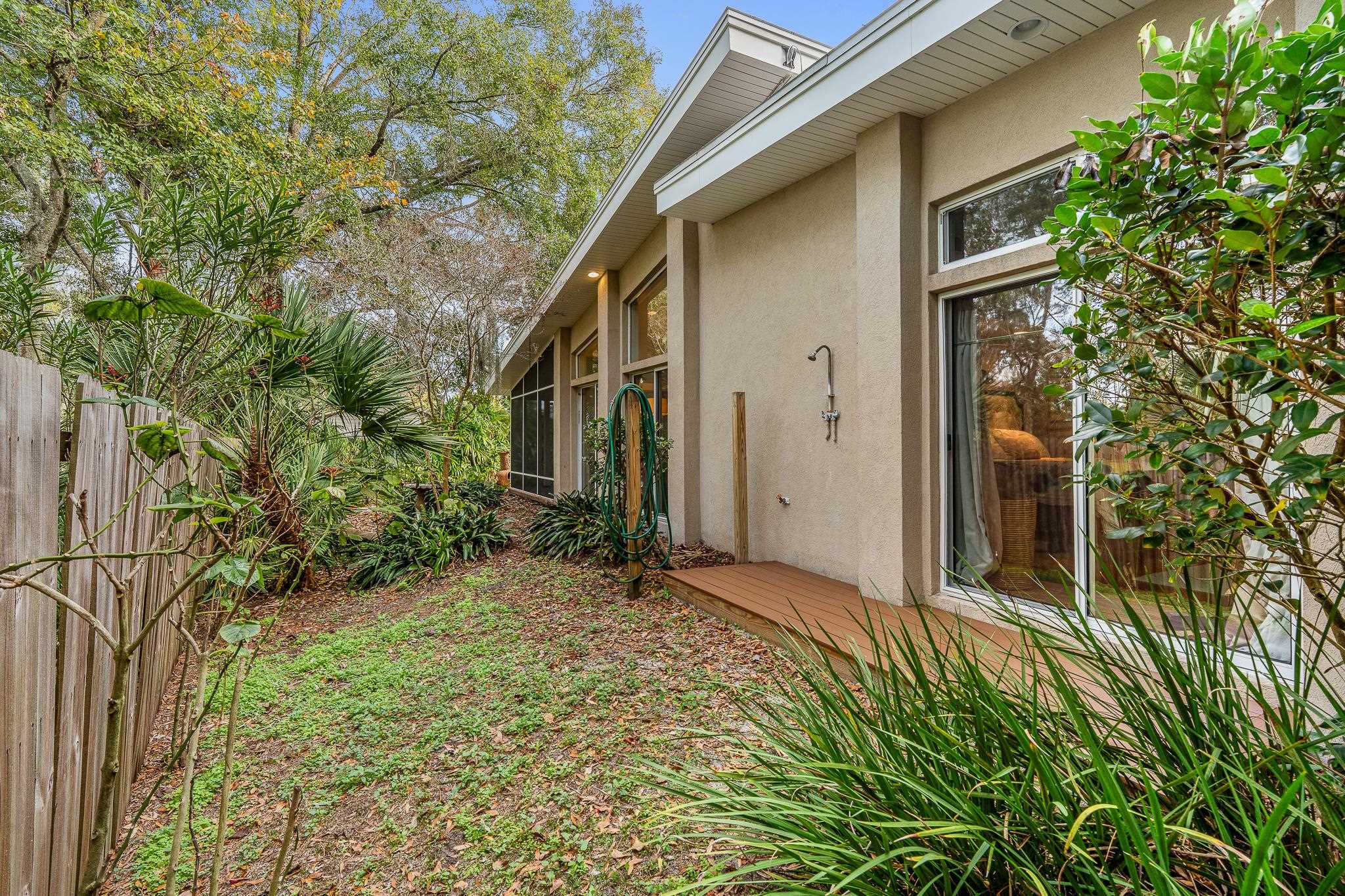 Image 42 of 43 For 320 Ravenswood Dr