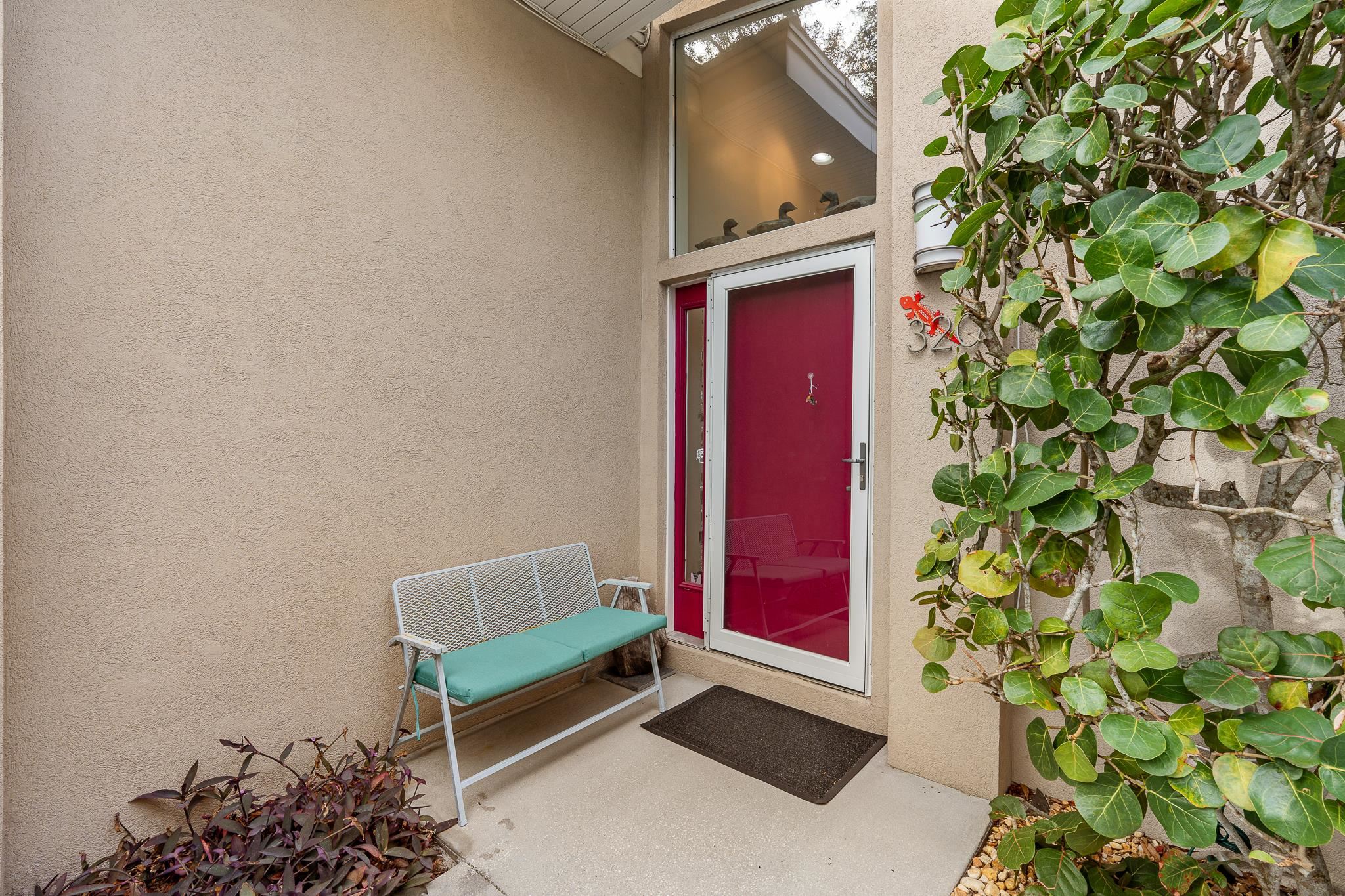 Image 5 of 43 For 320 Ravenswood Dr