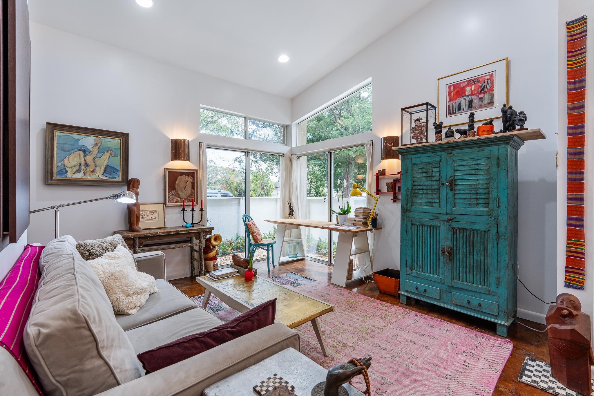 Image 8 of 43 For 320 Ravenswood Dr