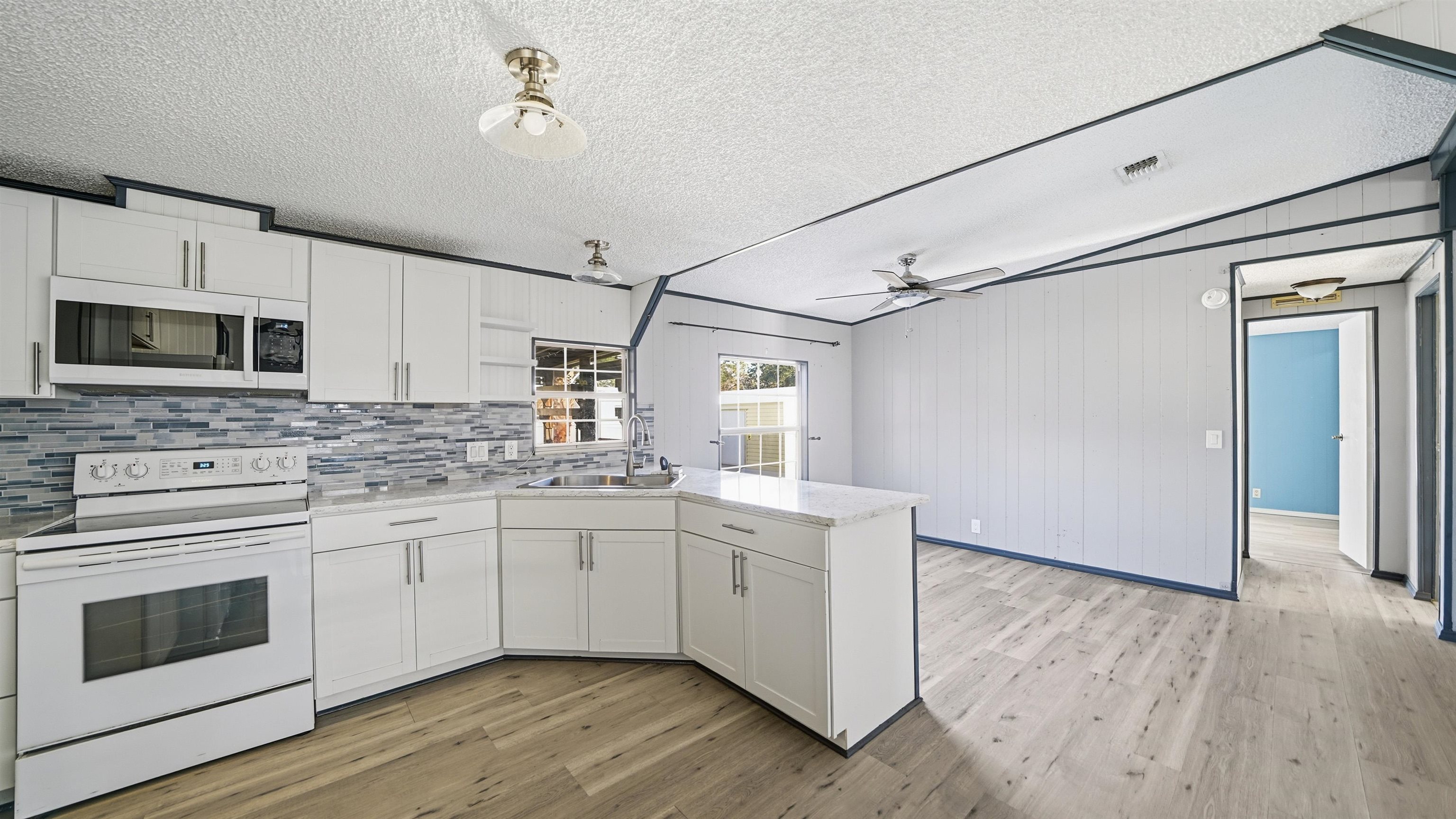 Image 11 of 46 For 4524 5th Ave