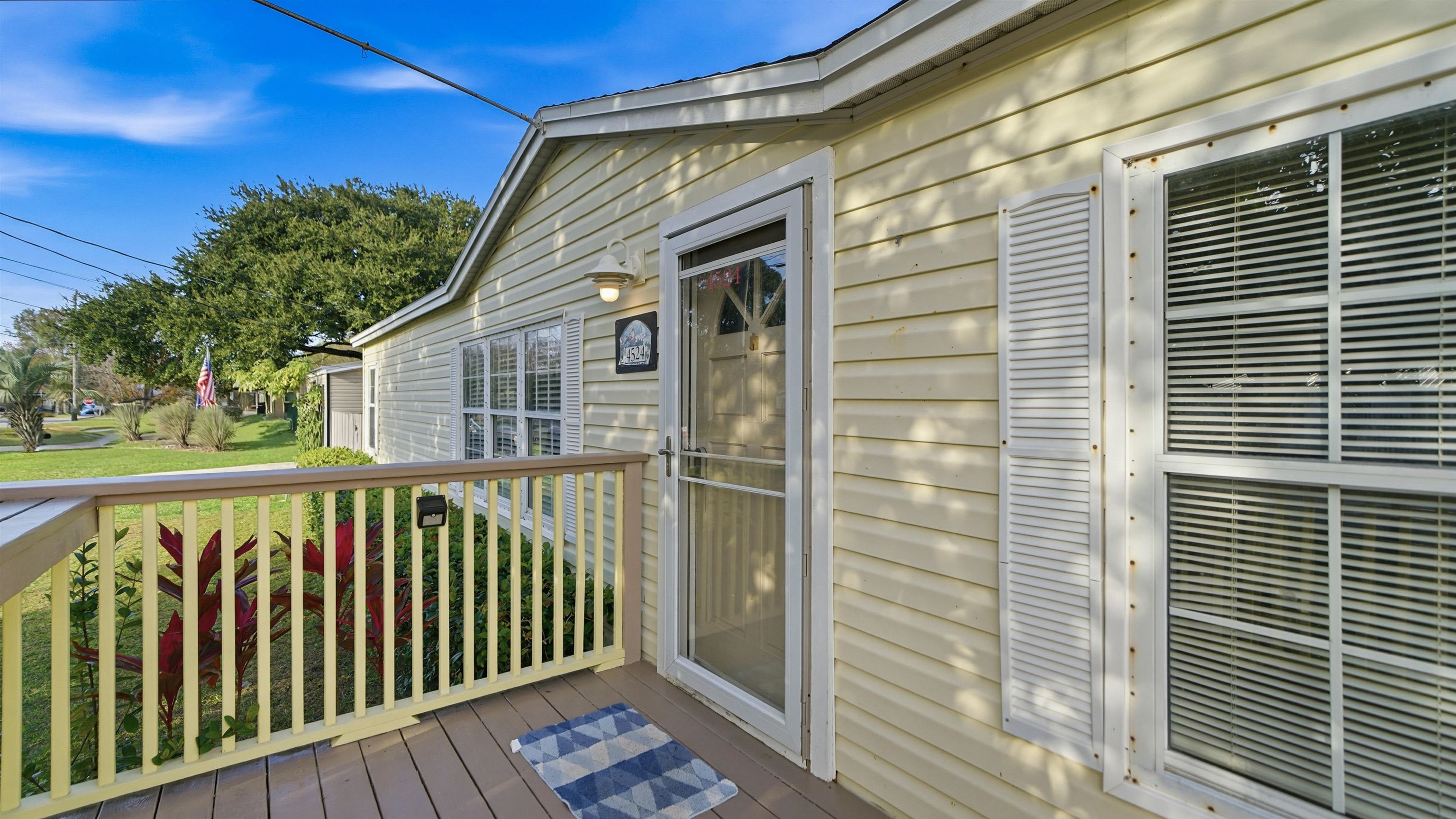 Image 3 of 46 For 4524 5th Ave