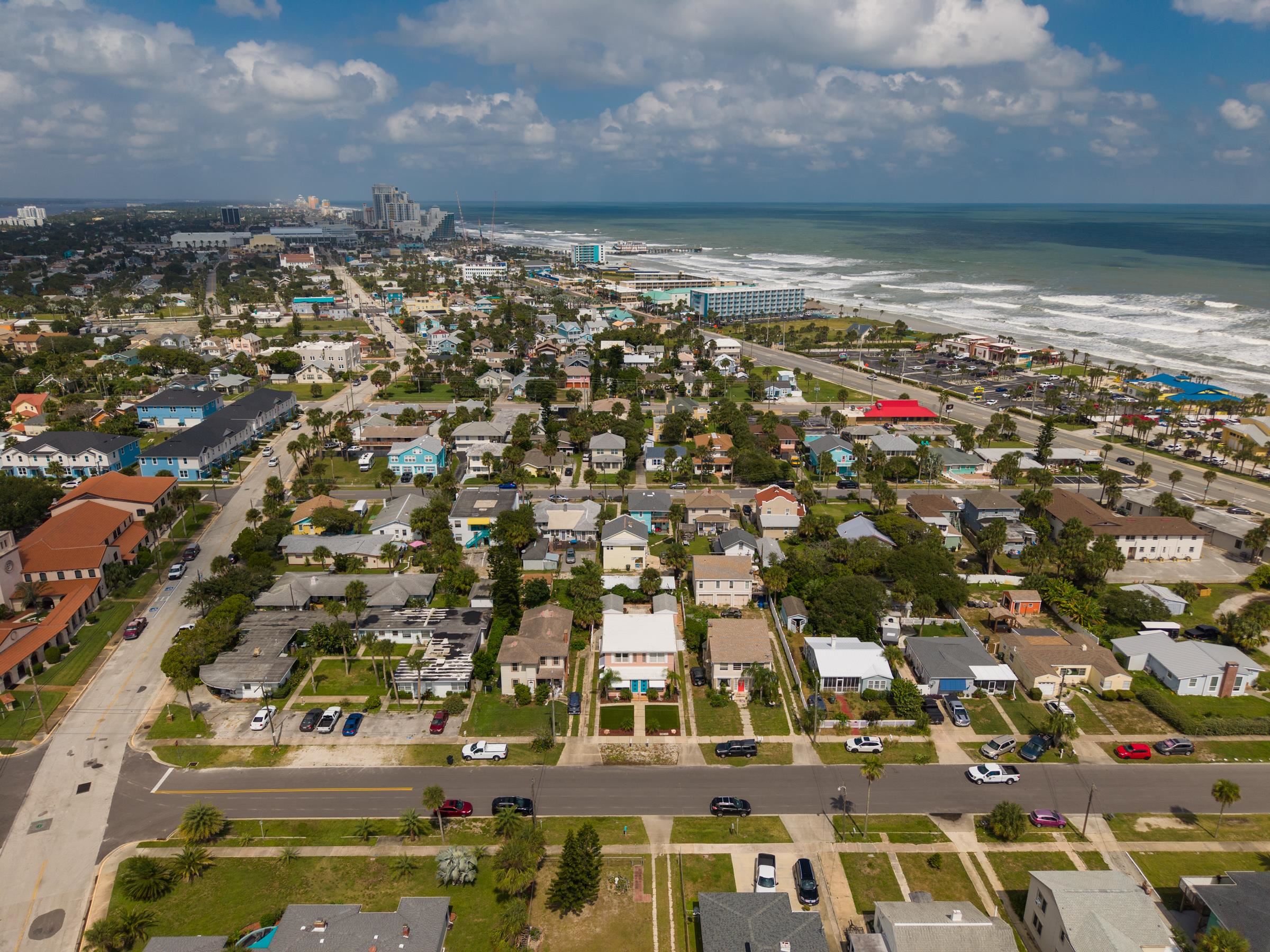 Image 18 of 51 For 517 Revilo Blvd