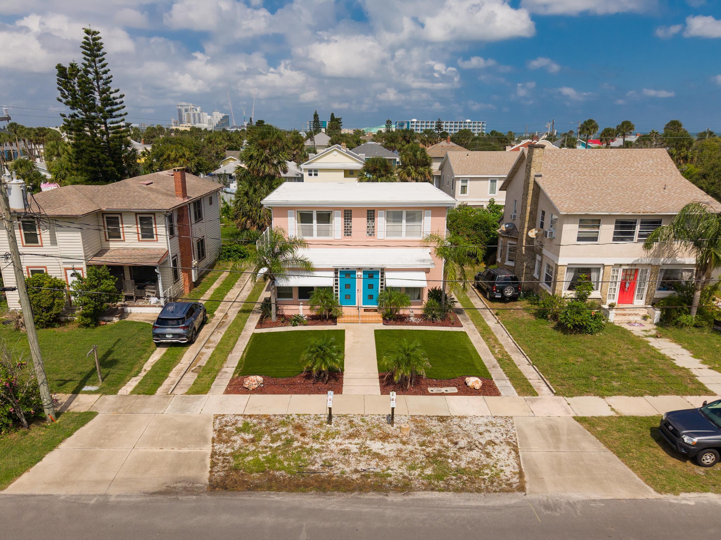 Image 21 of 51 For 517 Revilo Blvd